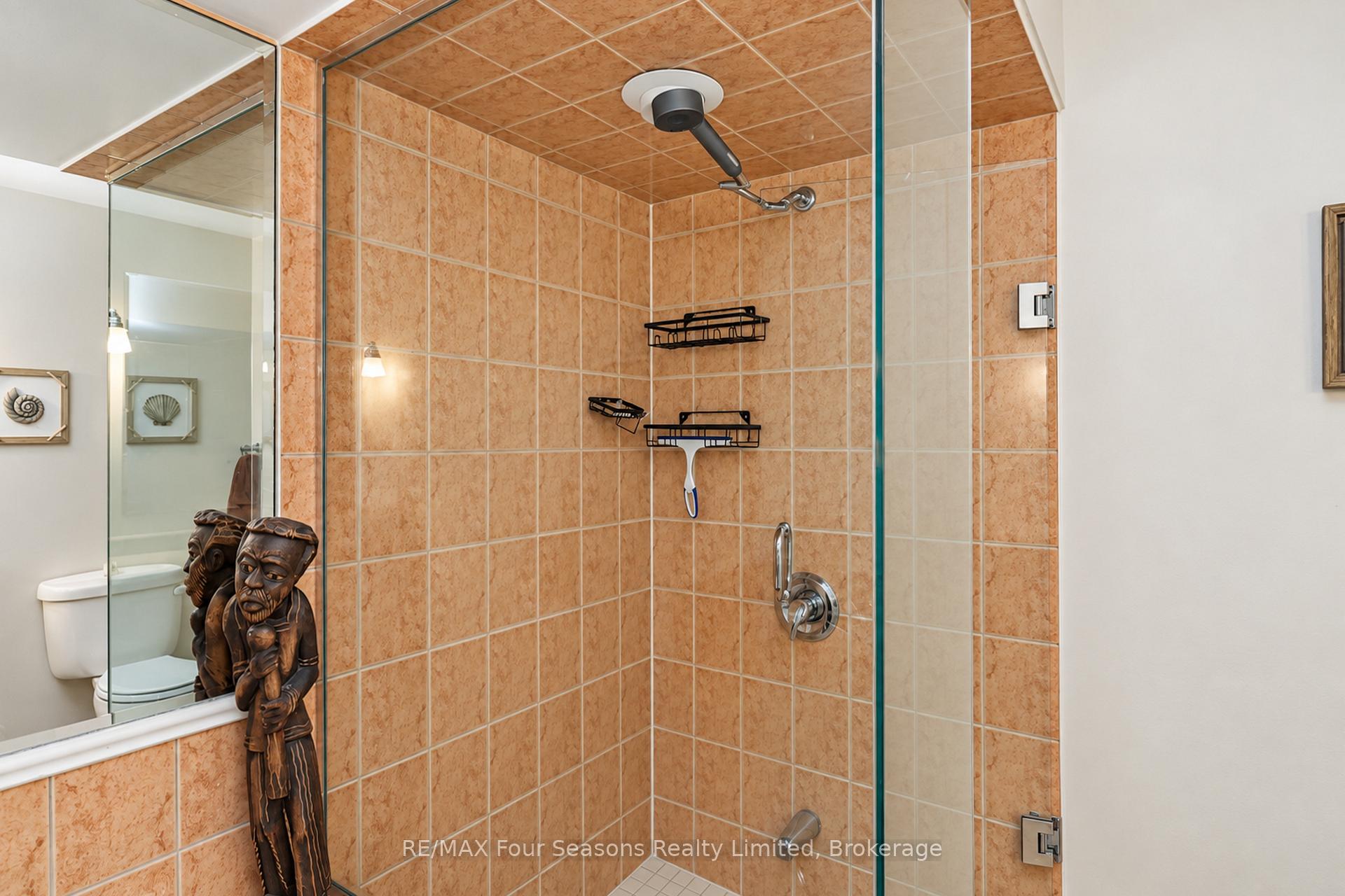 Photo 39 of 44 Green Briar Drive, Collingwood — HOMEH