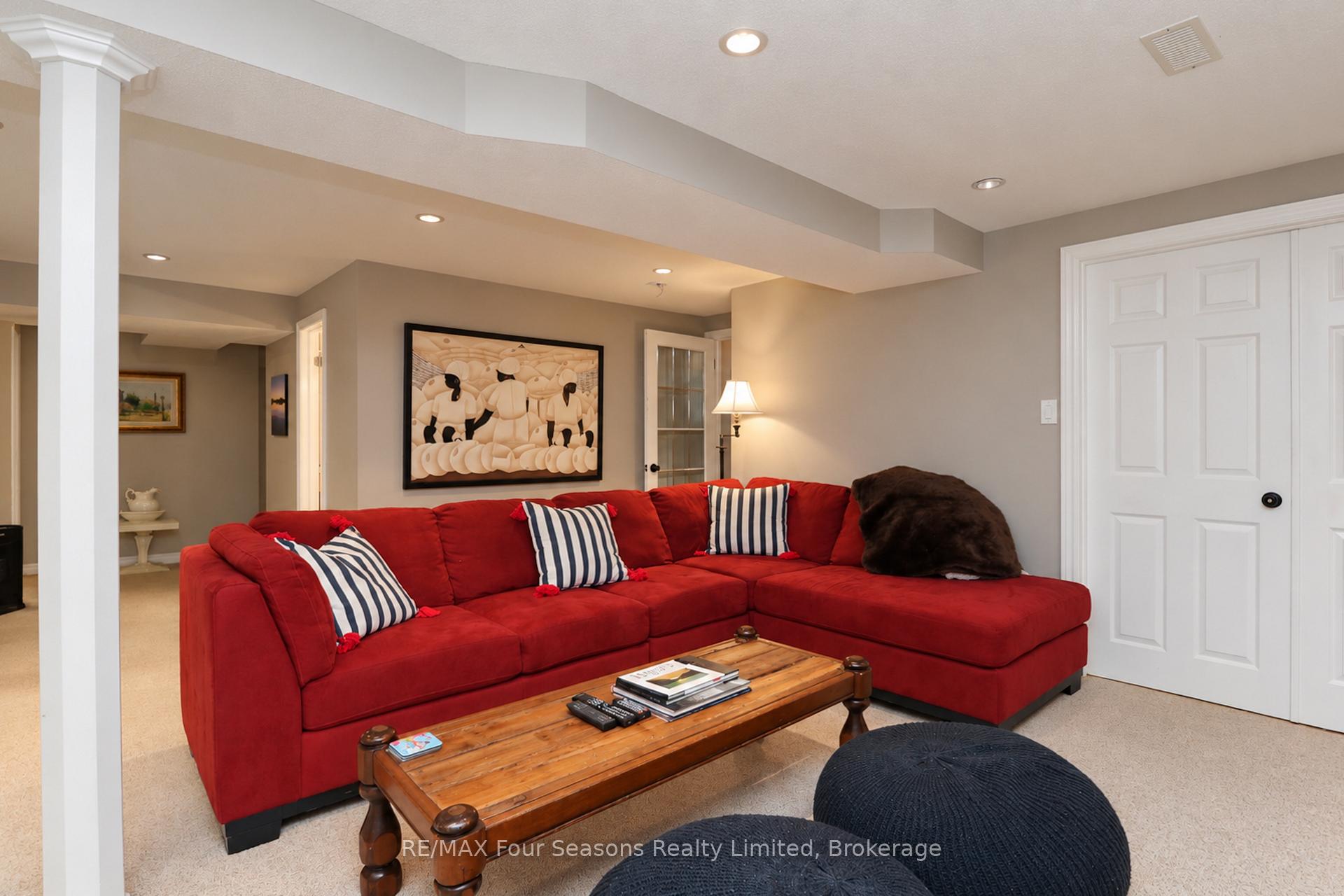 Photo 40 of 44 Green Briar Drive, Collingwood — HOMEH