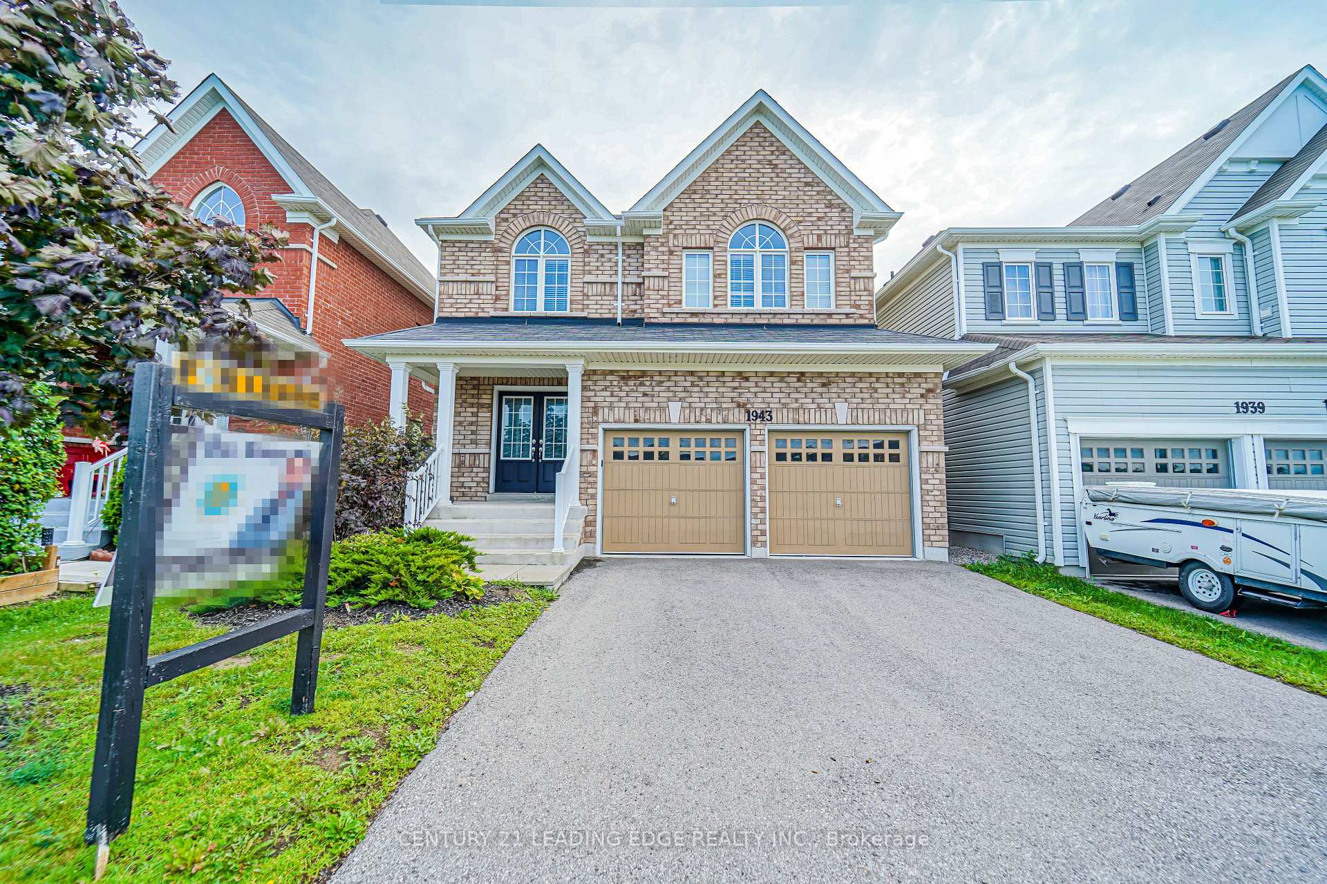 Photo 2 of 1943 Arborwood Drive, Oshawa, Taunton — HOMEH