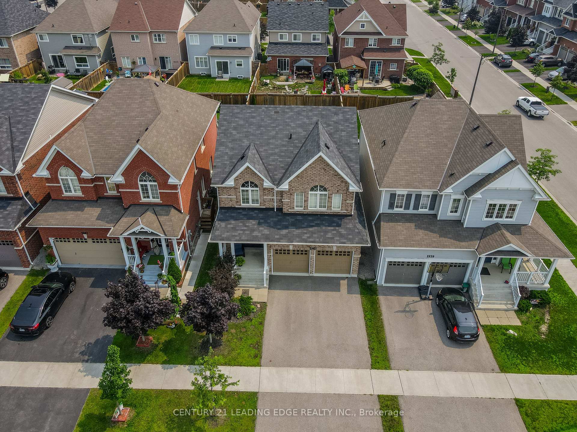 Photo 3 of 1943 Arborwood Drive, Oshawa, Taunton — HOMEH