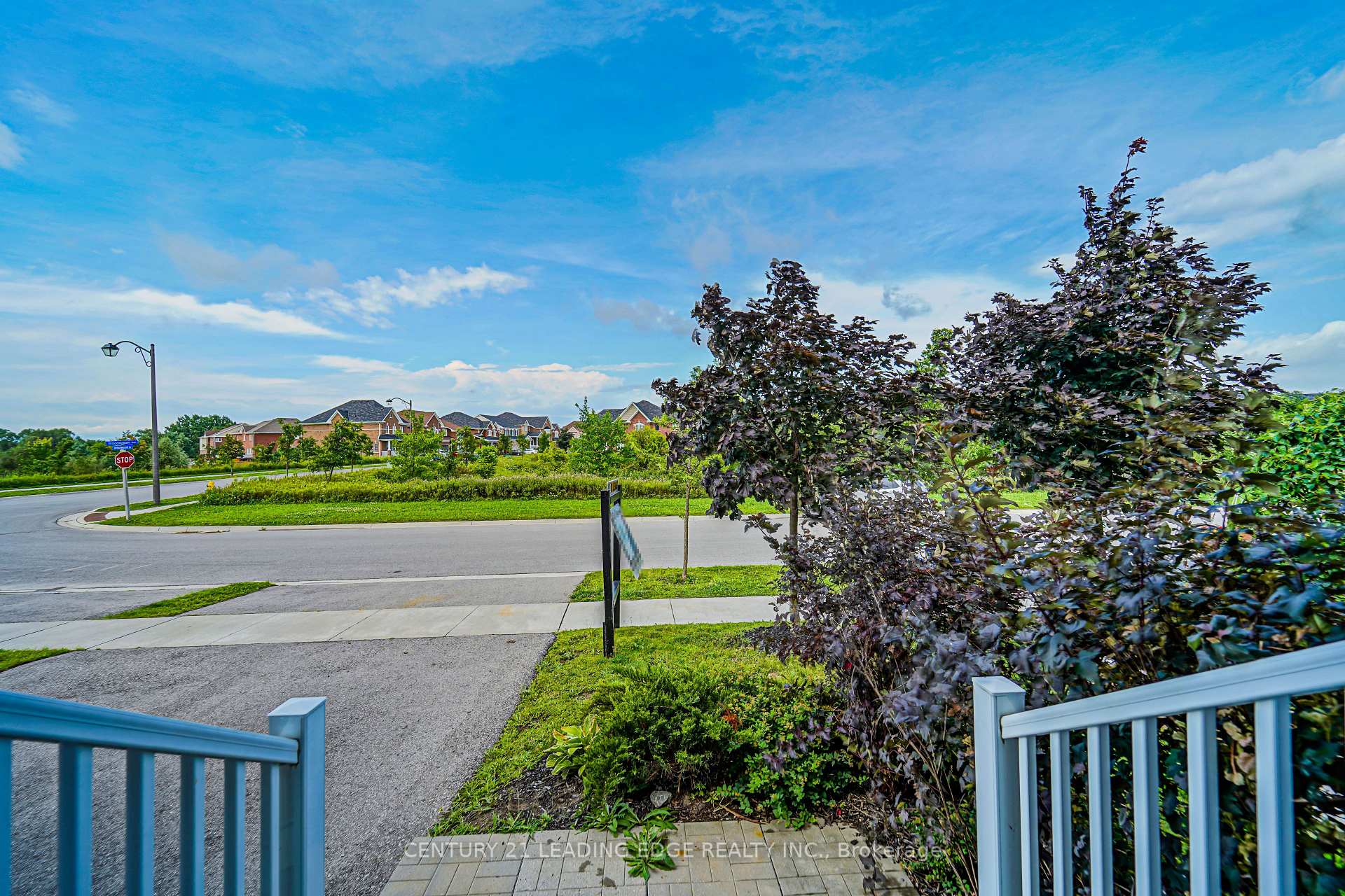 Photo 5 of 1943 Arborwood Drive, Oshawa, Taunton — HOMEH
