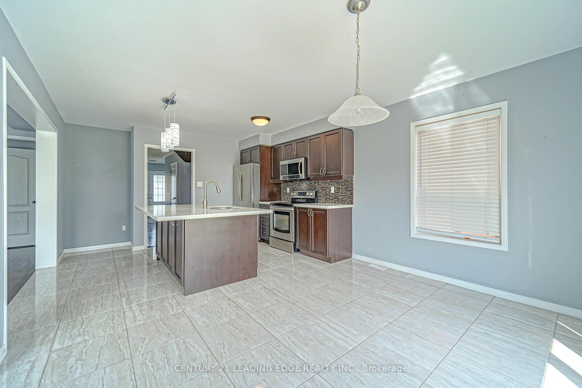 Photo 13 of 1943 Arborwood Drive, Oshawa, Taunton — HOMEH