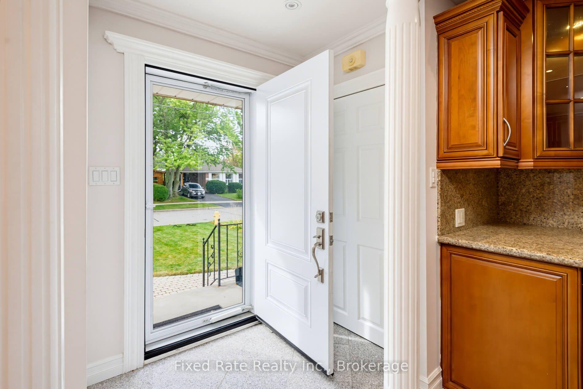 Photo 3 of 45 Waddington Crescent, North York, Don Valley Village — HOMEH