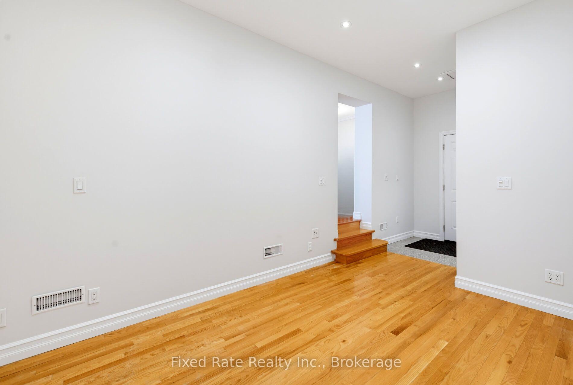 Photo 13 of 45 Waddington Crescent, North York, Don Valley Village — HOMEH