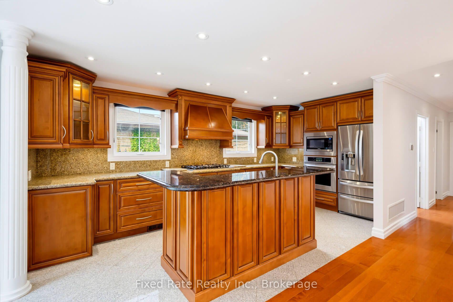 Photo 17 of 45 Waddington Crescent, North York, Don Valley Village — HOMEH