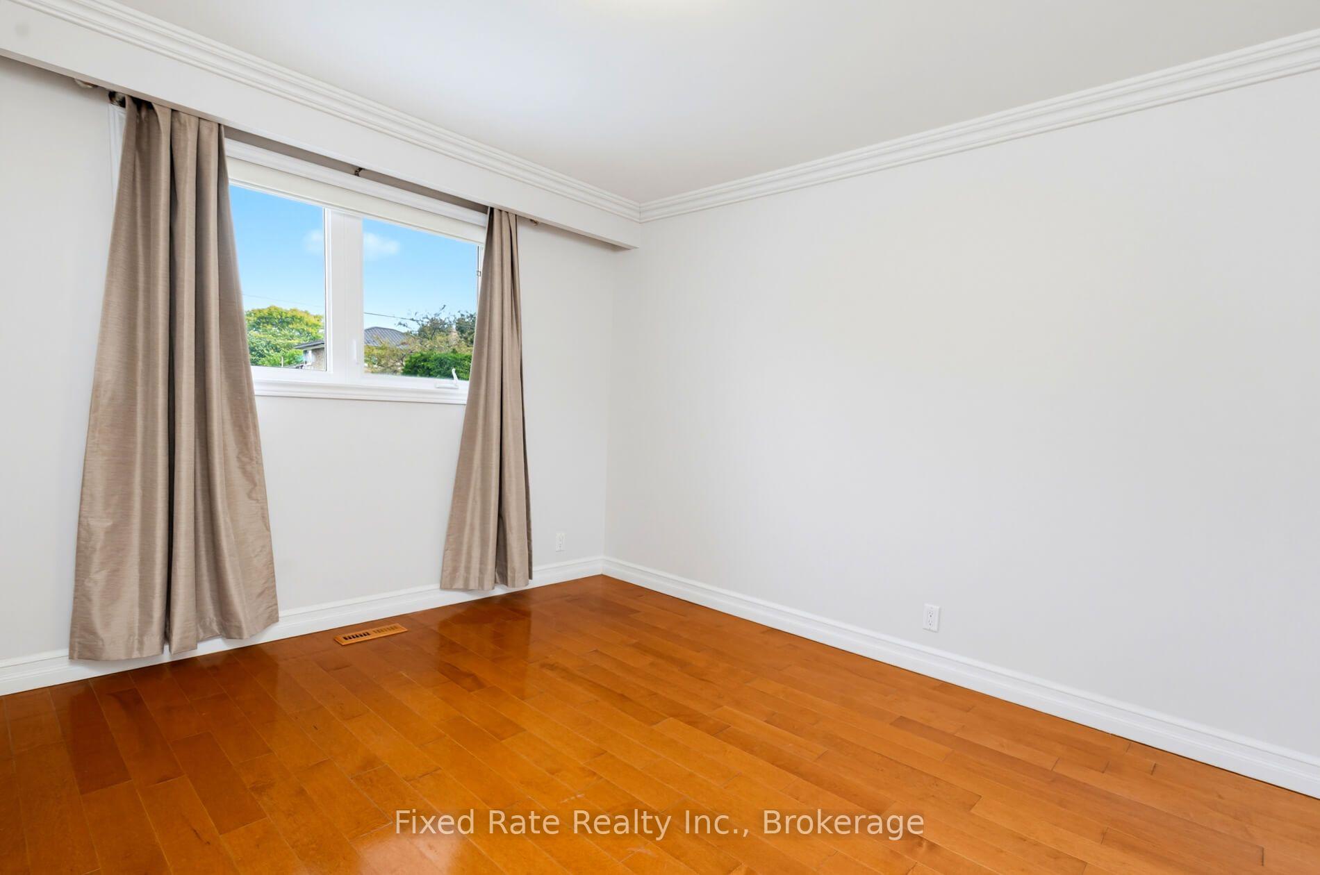 Photo 22 of 45 Waddington Crescent, North York, Don Valley Village — HOMEH