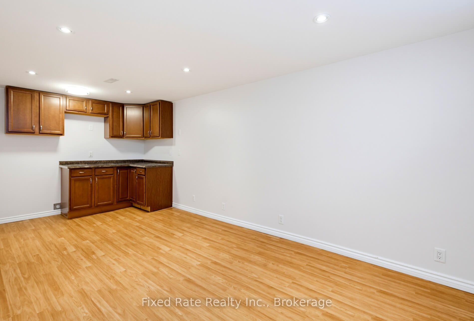 Photo 32 of 45 Waddington Crescent, North York, Don Valley Village — HOMEH