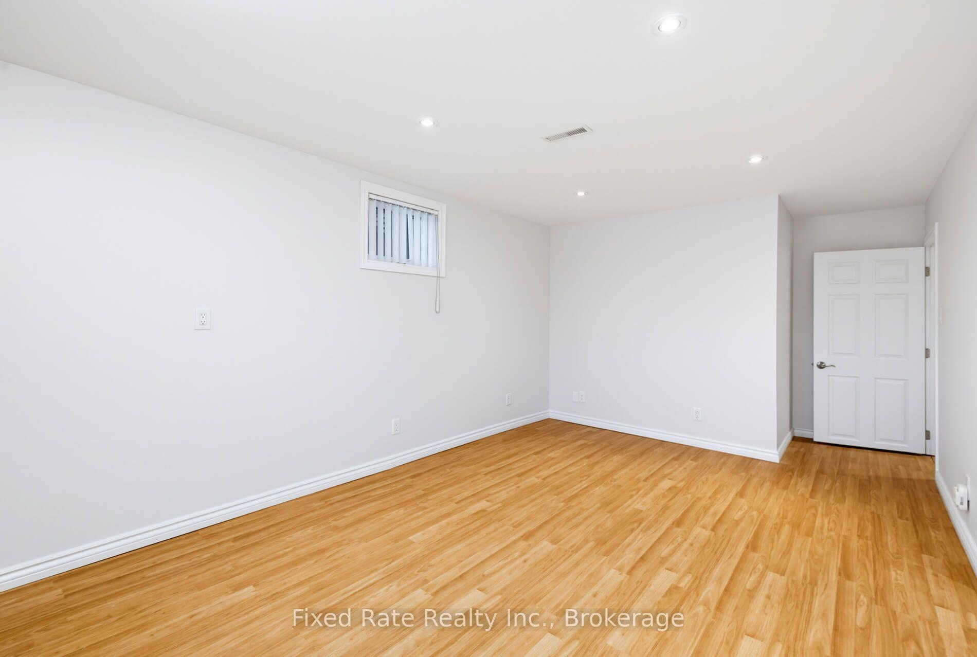 Photo 39 of 45 Waddington Crescent, North York, Don Valley Village — HOMEH