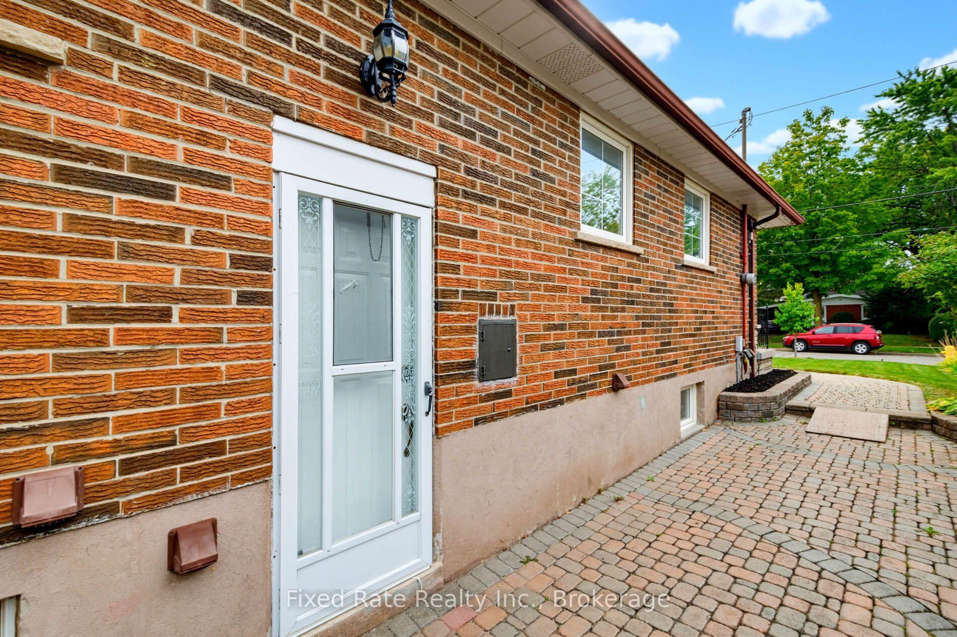 Photo 42 of 45 Waddington Crescent, North York, Don Valley Village — HOMEH