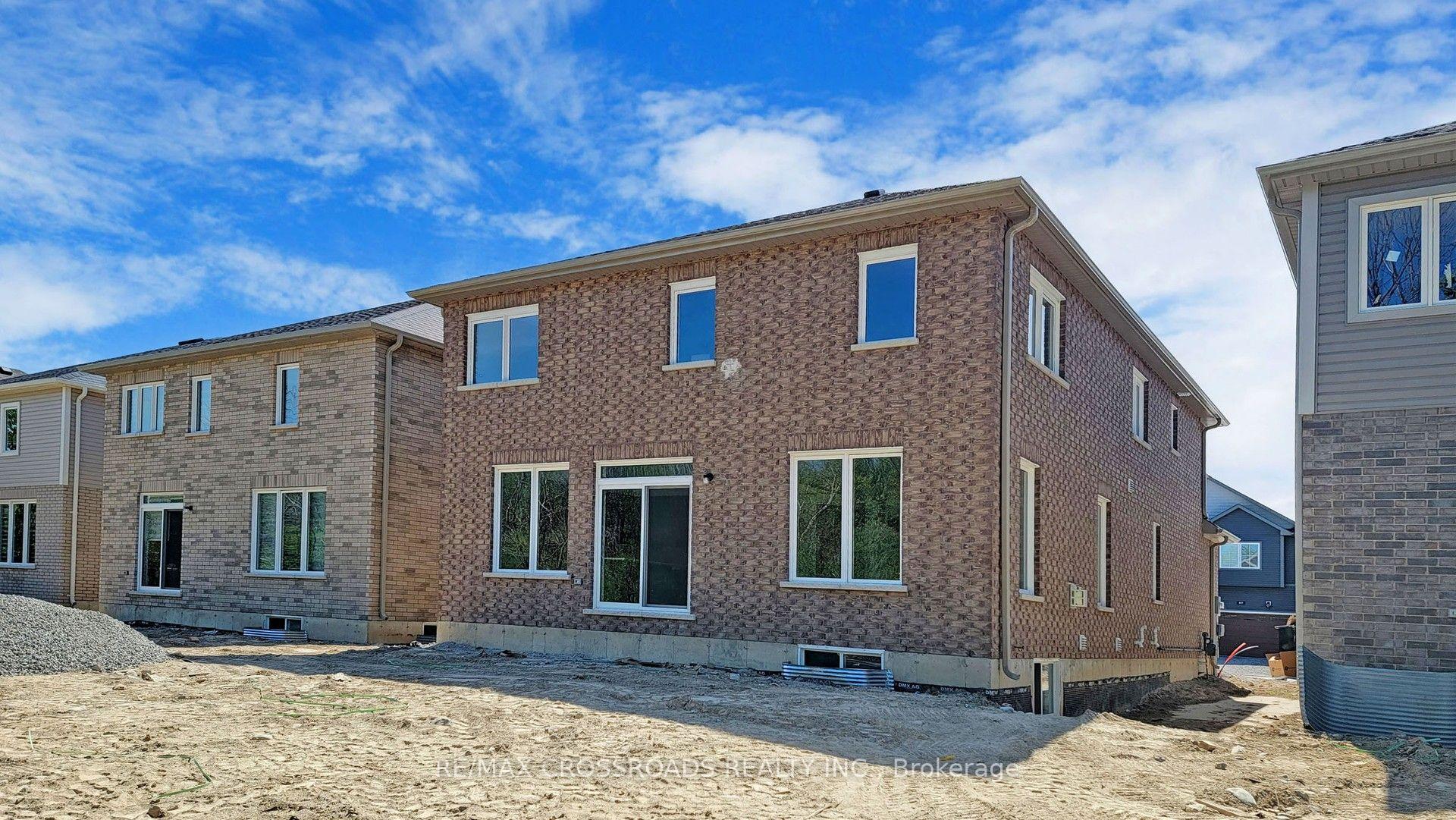 Photo 47 of 620 Lemay Grove, Peterborough, Monaghan Ward 2 — HOMEH