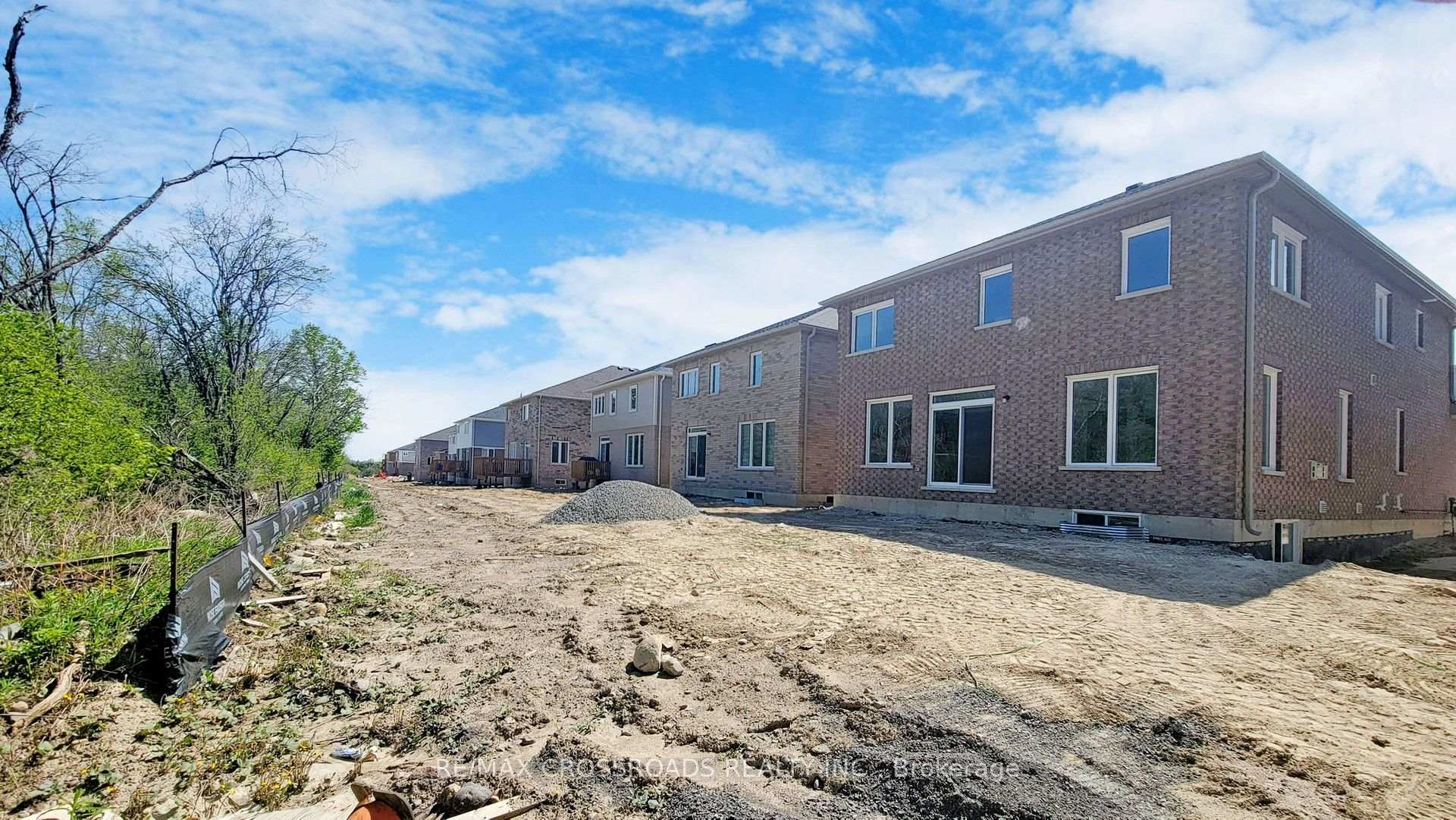 Photo 48 of 620 Lemay Grove, Peterborough, Monaghan Ward 2 — HOMEH