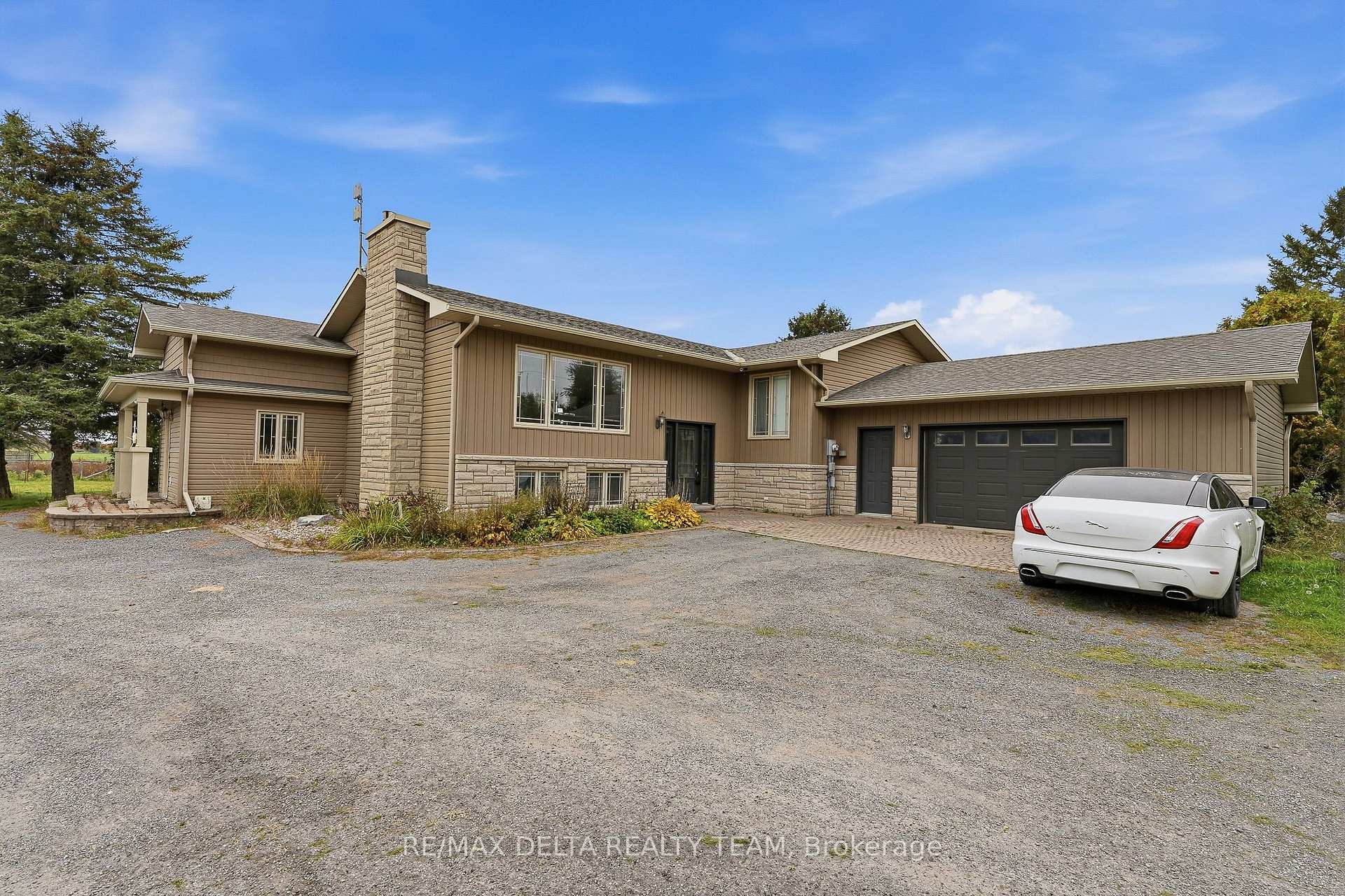 Photo 2 of 4806 Frank Kenny Road, Ottawa, Sarsfield/Bearbrook — HOMEH