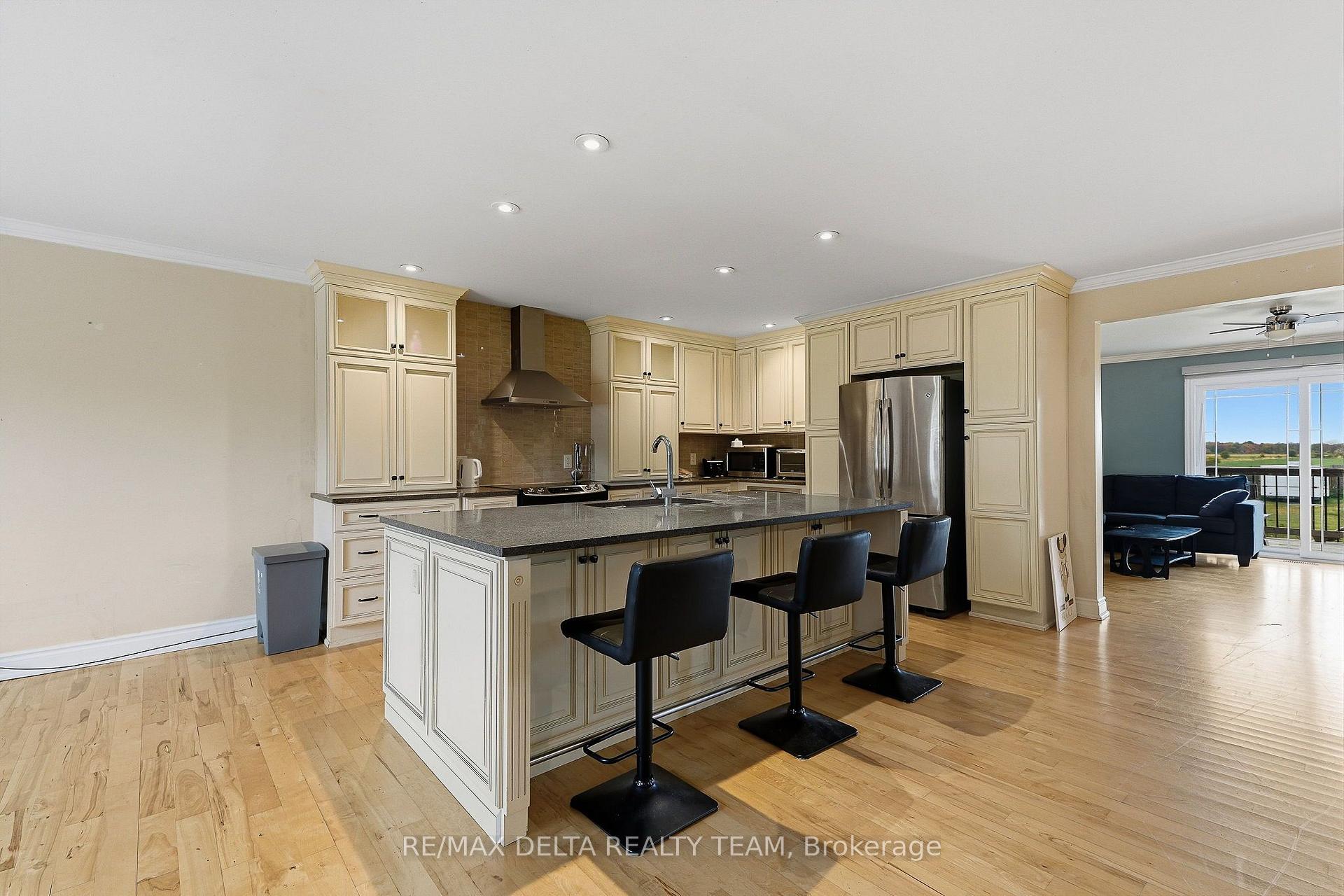 Photo 6 of 4806 Frank Kenny Road, Ottawa, Sarsfield/Bearbrook — HOMEH