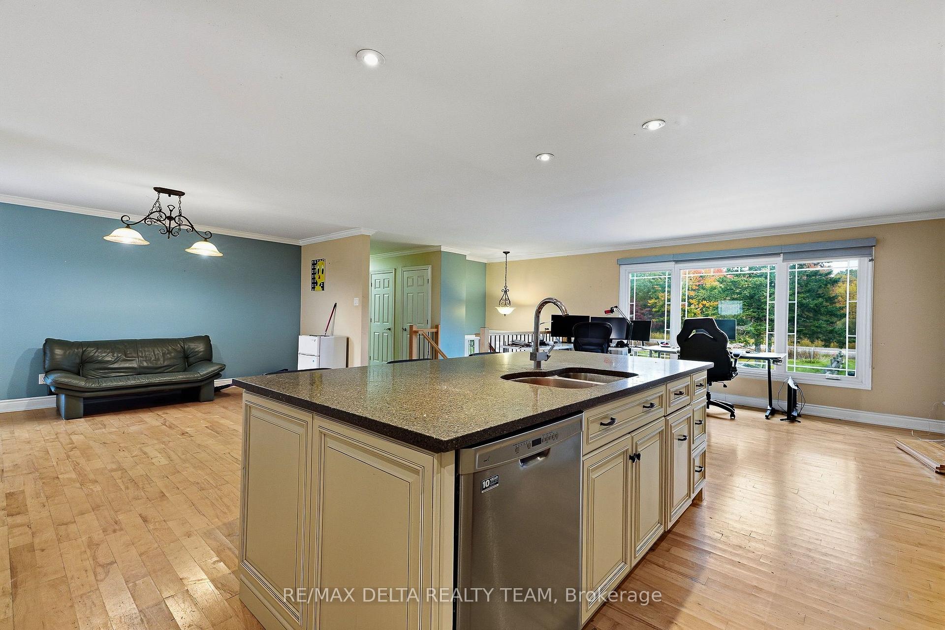 Photo 8 of 4806 Frank Kenny Road, Ottawa, Sarsfield/Bearbrook — HOMEH