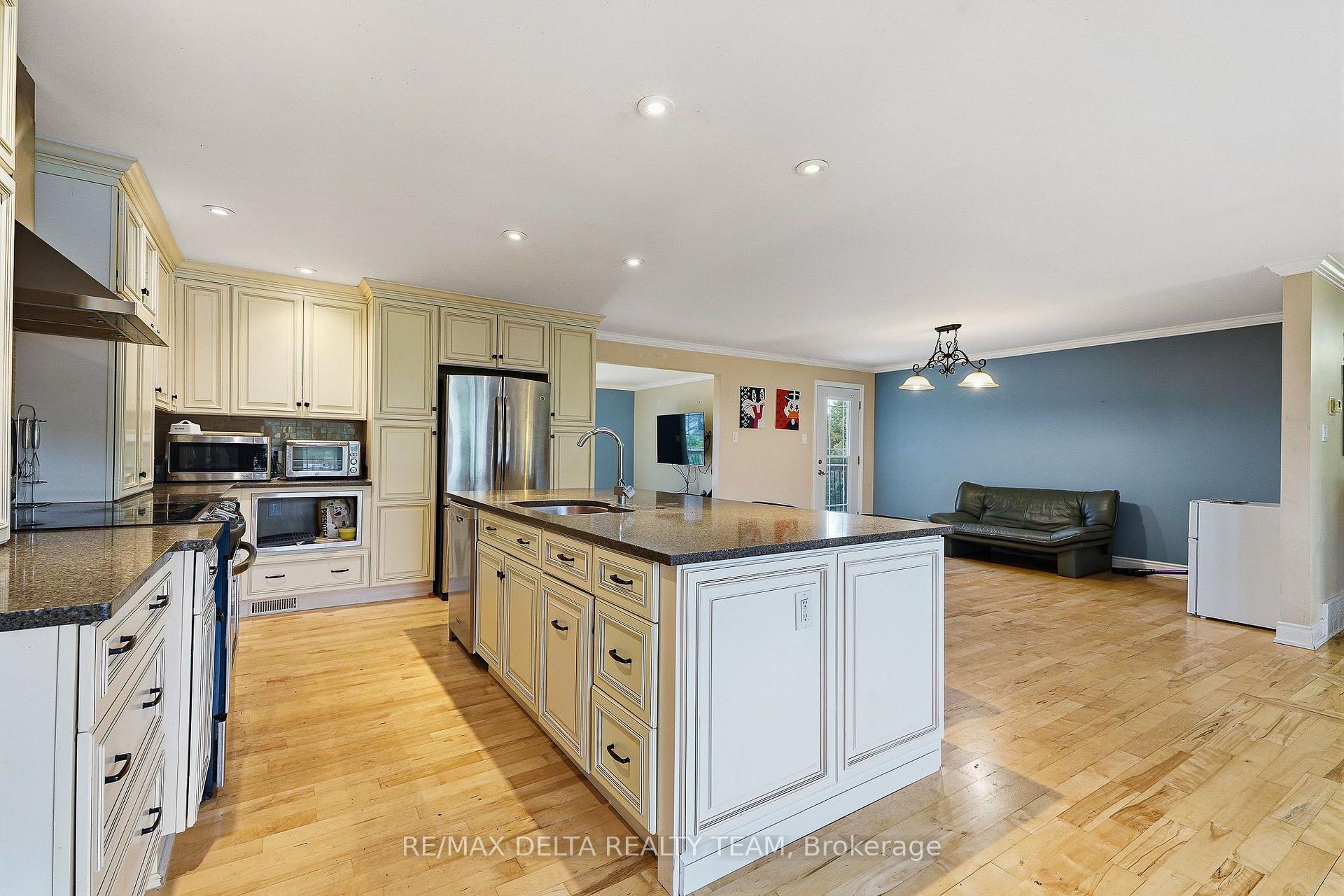 Photo 9 of 4806 Frank Kenny Road, Ottawa, Sarsfield/Bearbrook — HOMEH