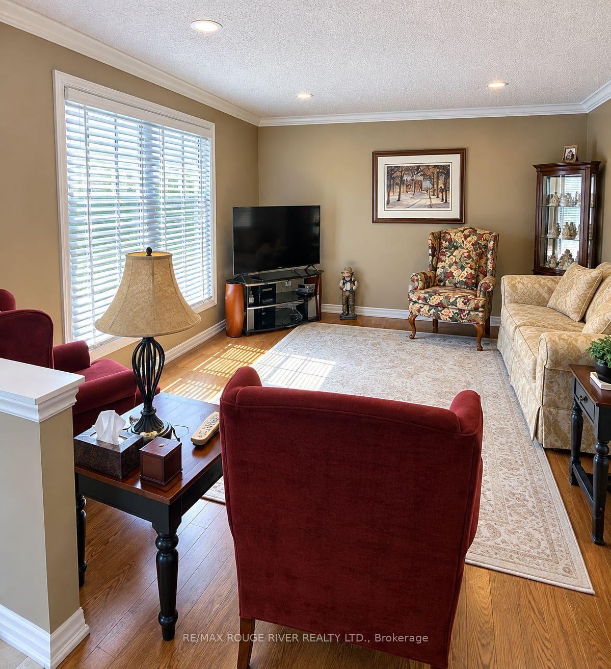 Photo 6 of 154 Wilmot Trail, Clarington, Bowmanville — HOMEH