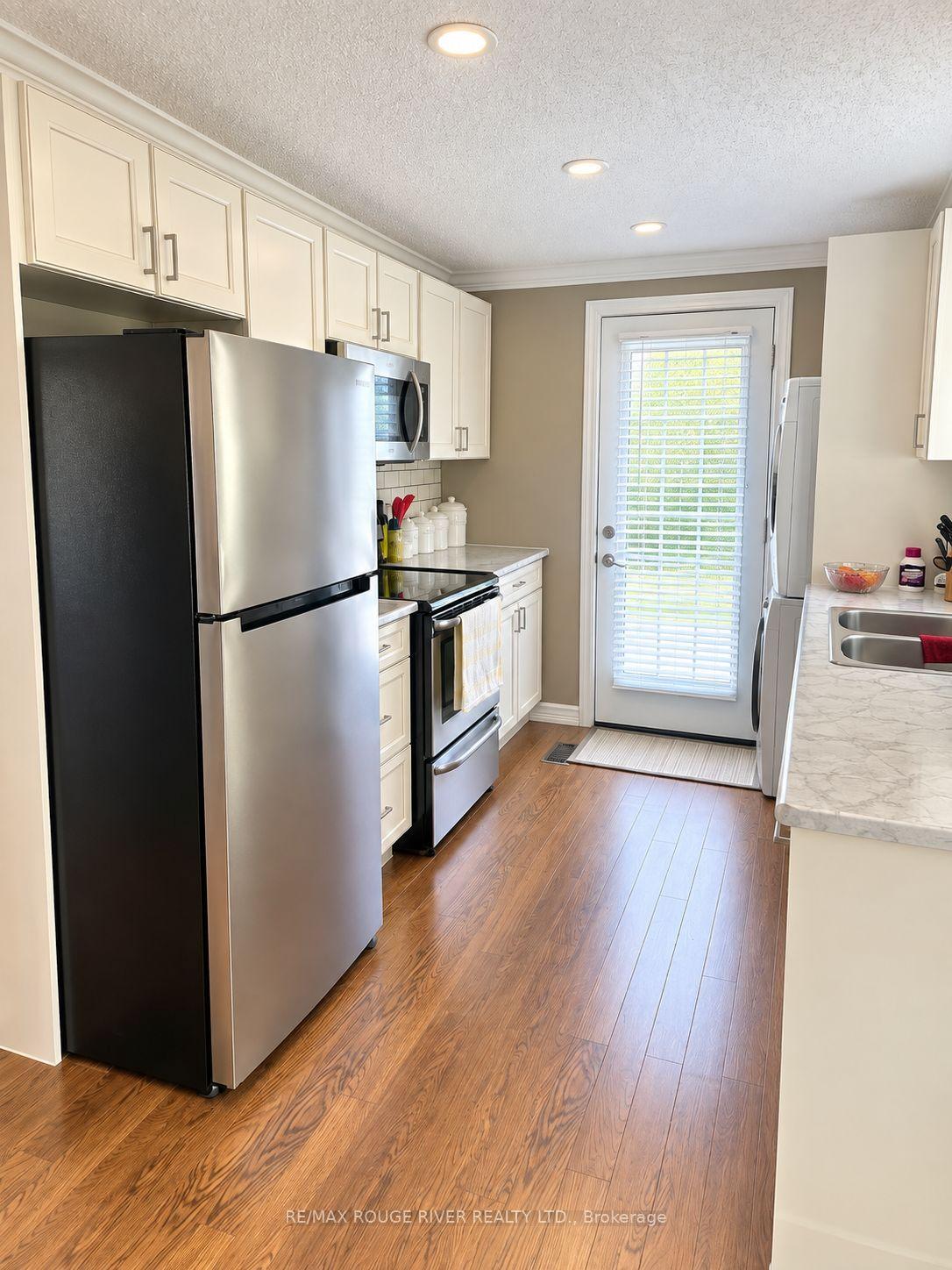 Photo 8 of 154 Wilmot Trail, Clarington, Bowmanville — HOMEH