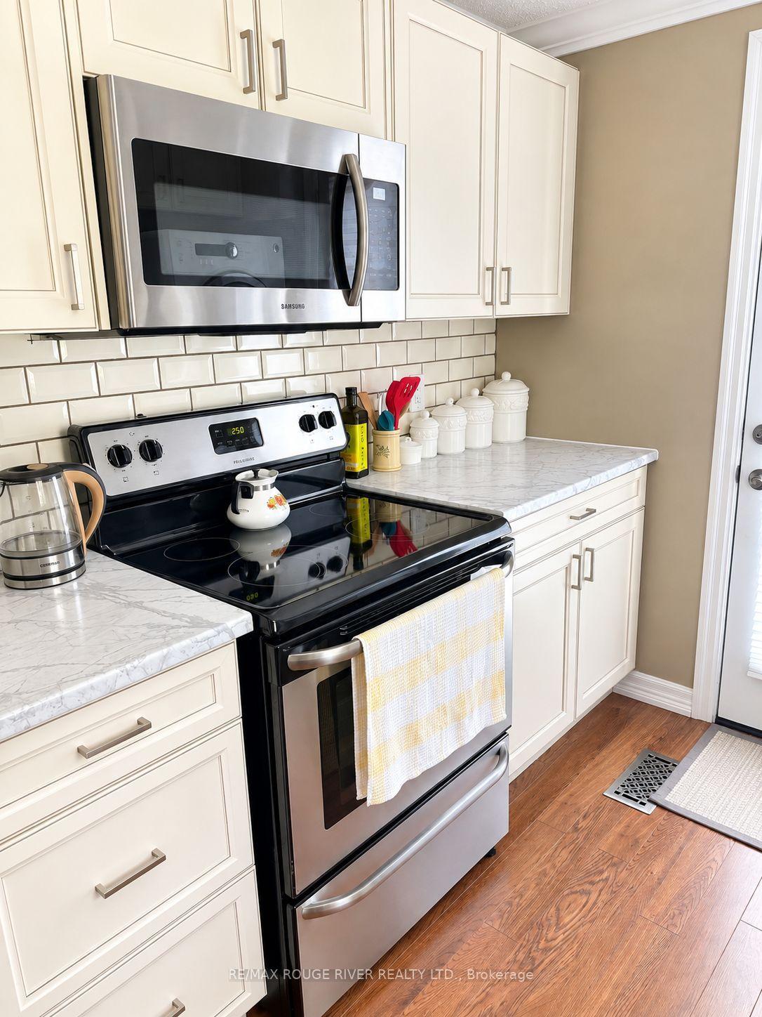 Photo 9 of 154 Wilmot Trail, Clarington, Bowmanville — HOMEH
