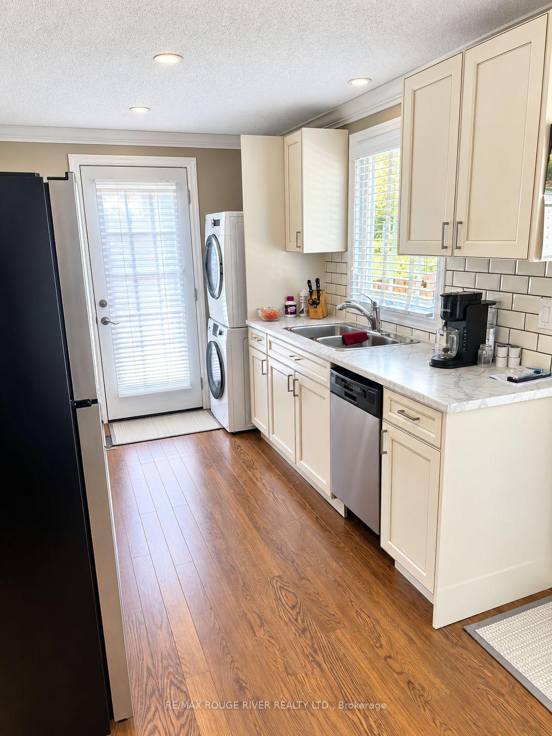 Photo 11 of 154 Wilmot Trail, Clarington, Bowmanville — HOMEH