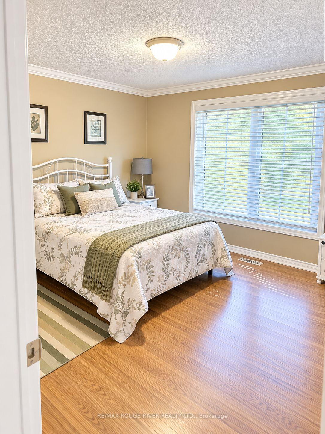 Photo 14 of 154 Wilmot Trail, Clarington, Bowmanville — HOMEH