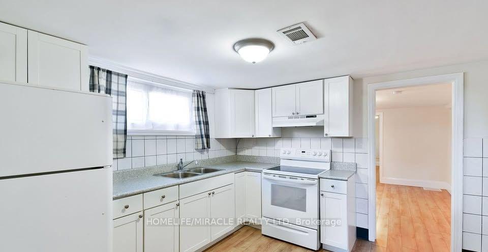 Photo 3 of 584 Montgomery Street, Oshawa, Central — HOMEH