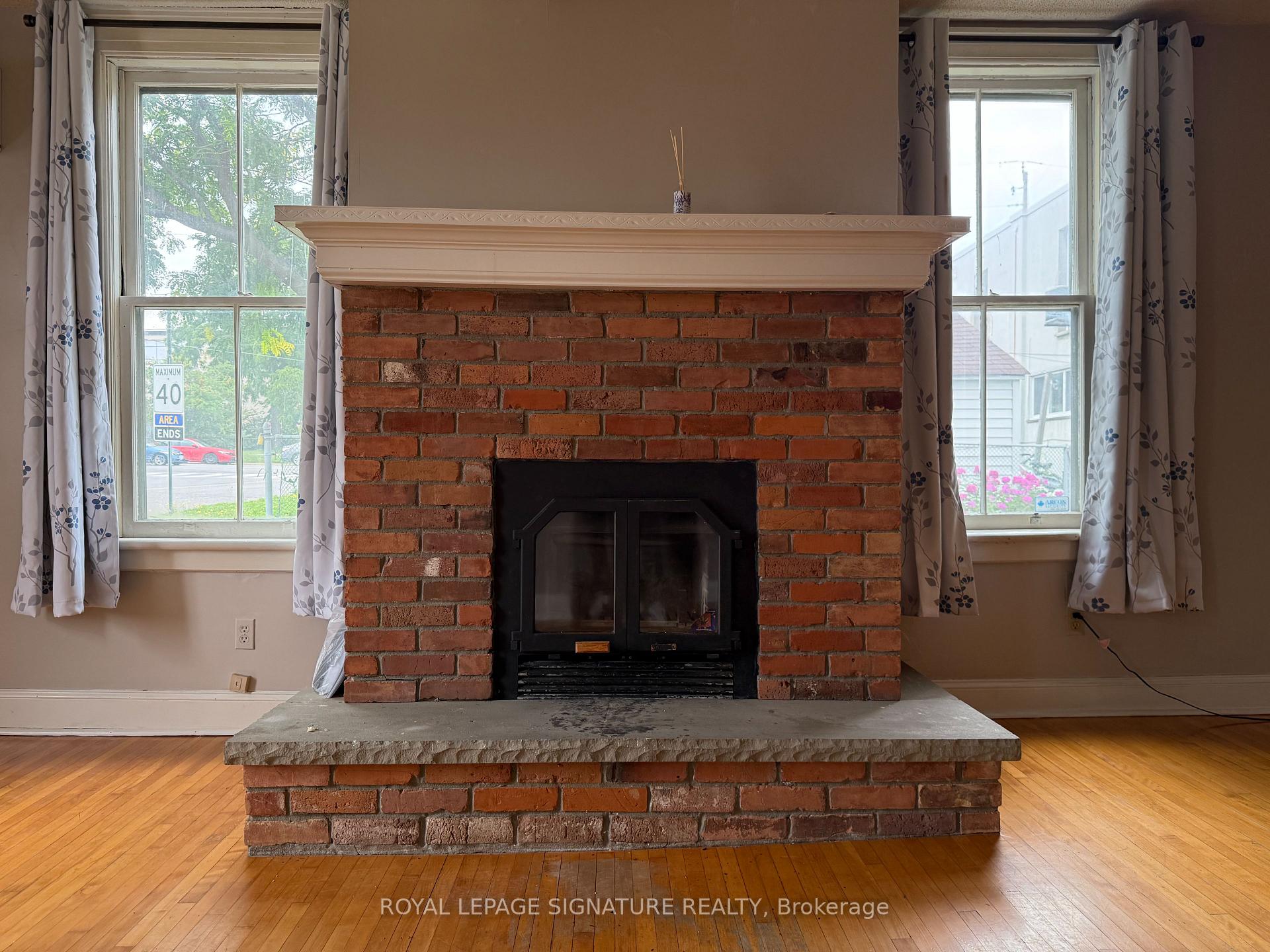 Photo 4 of 12 Hemlock Avenue, Oshawa, Central — HOMEH