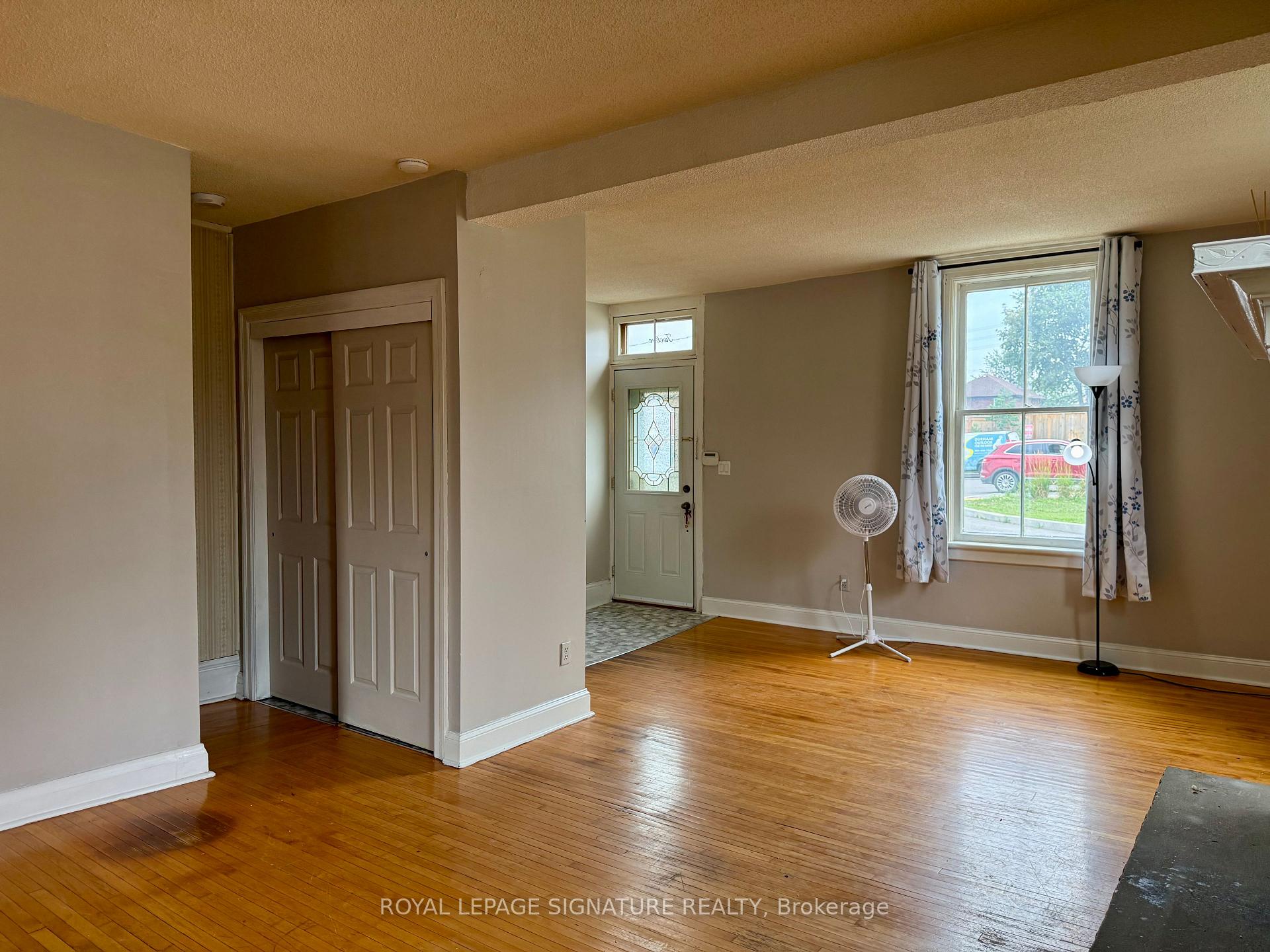 Photo 9 of 12 Hemlock Avenue, Oshawa, Central — HOMEH