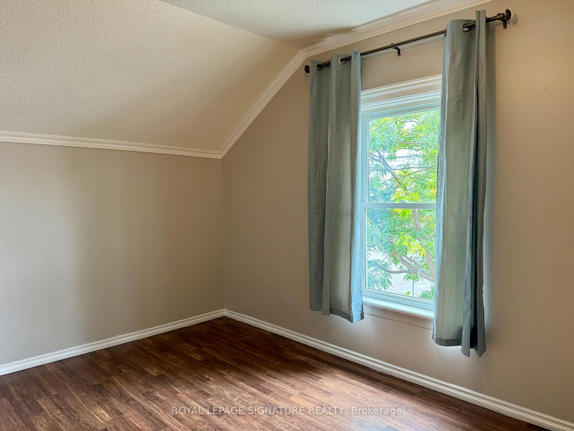 Photo 13 of 12 Hemlock Avenue, Oshawa, Central — HOMEH