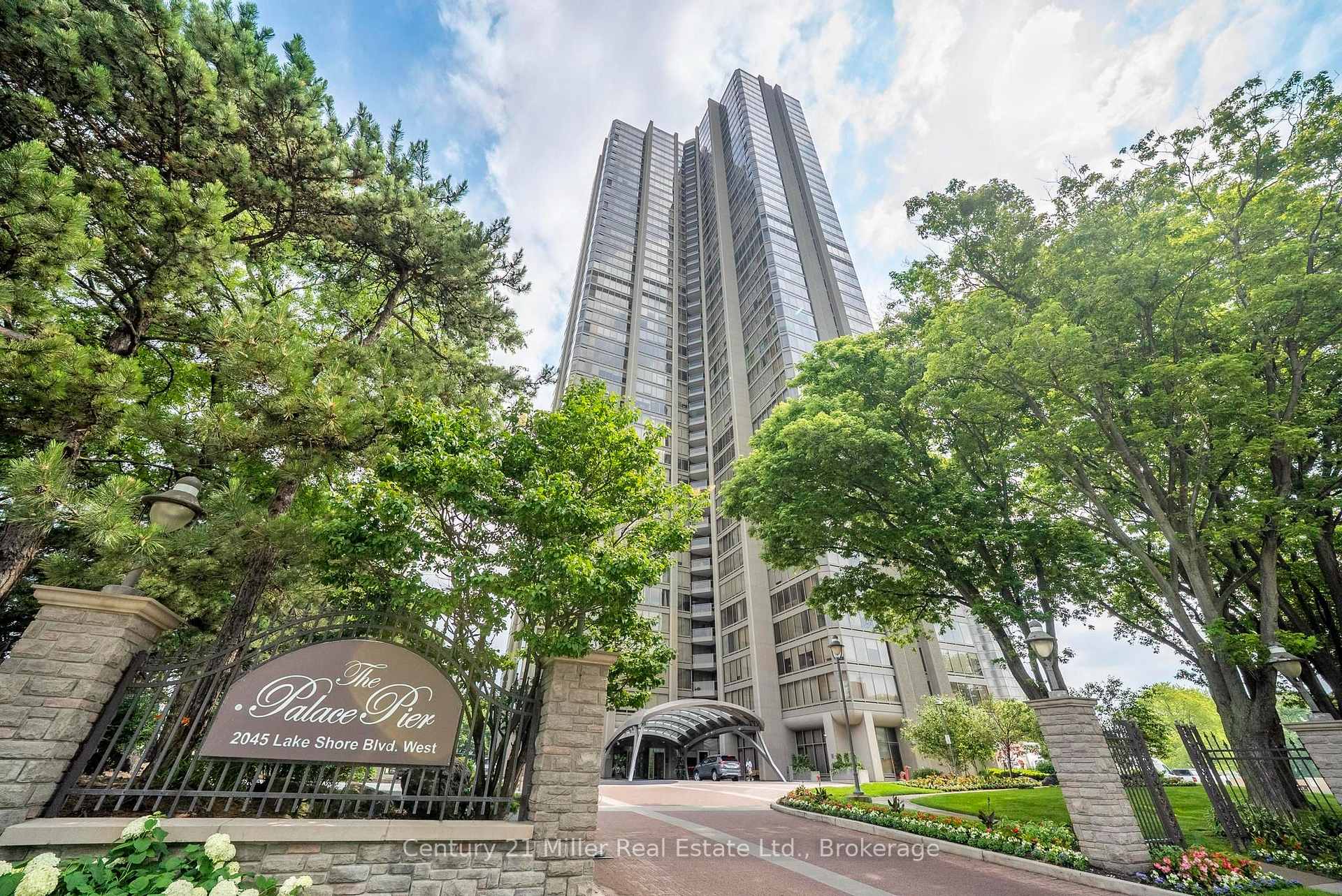 Front of Unit 3606, 2045 Lake Shore Boulevard W
