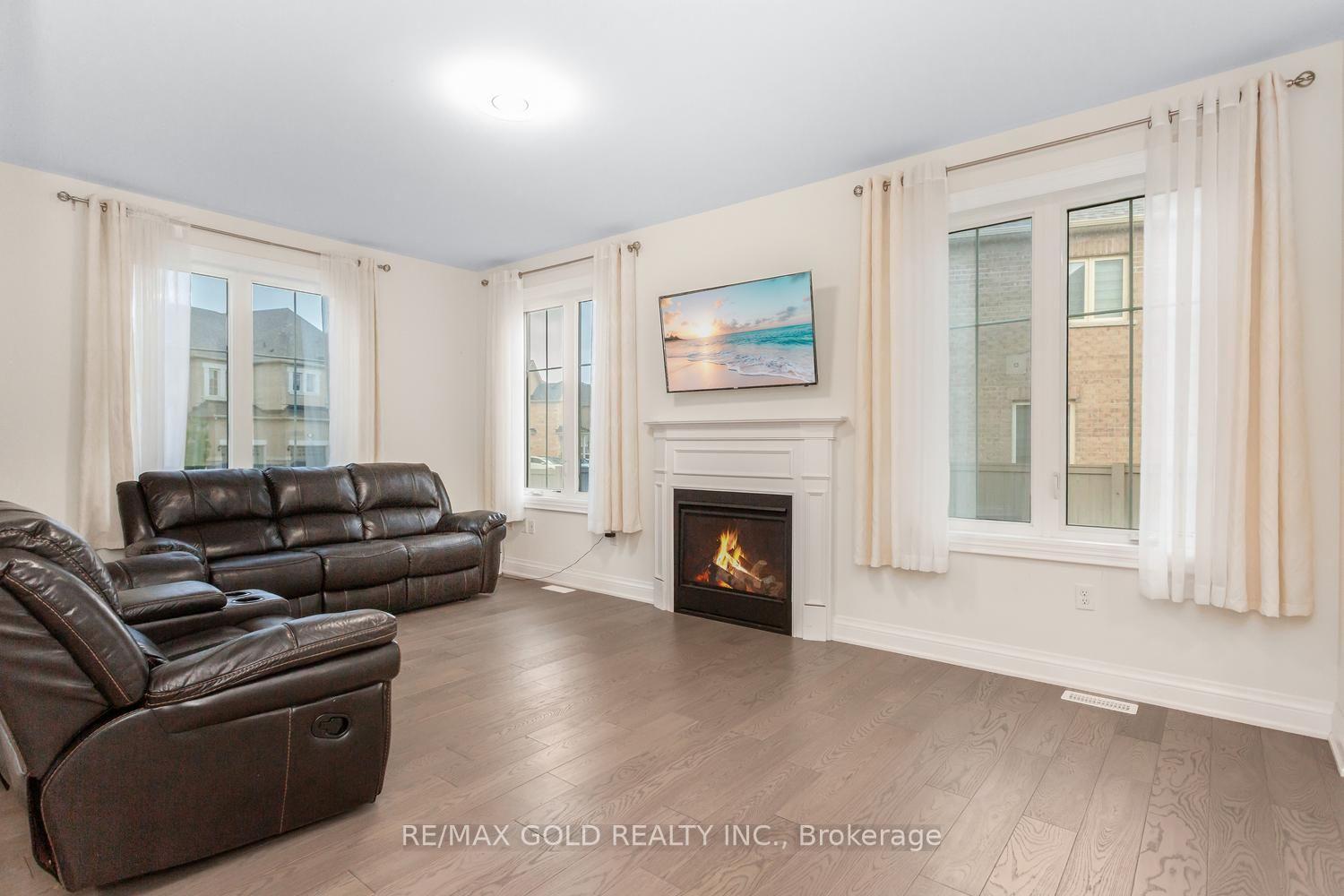 Photo 15 of 15 Farringdon Crescent, Brampton, Northwest Brampton — HOMEH