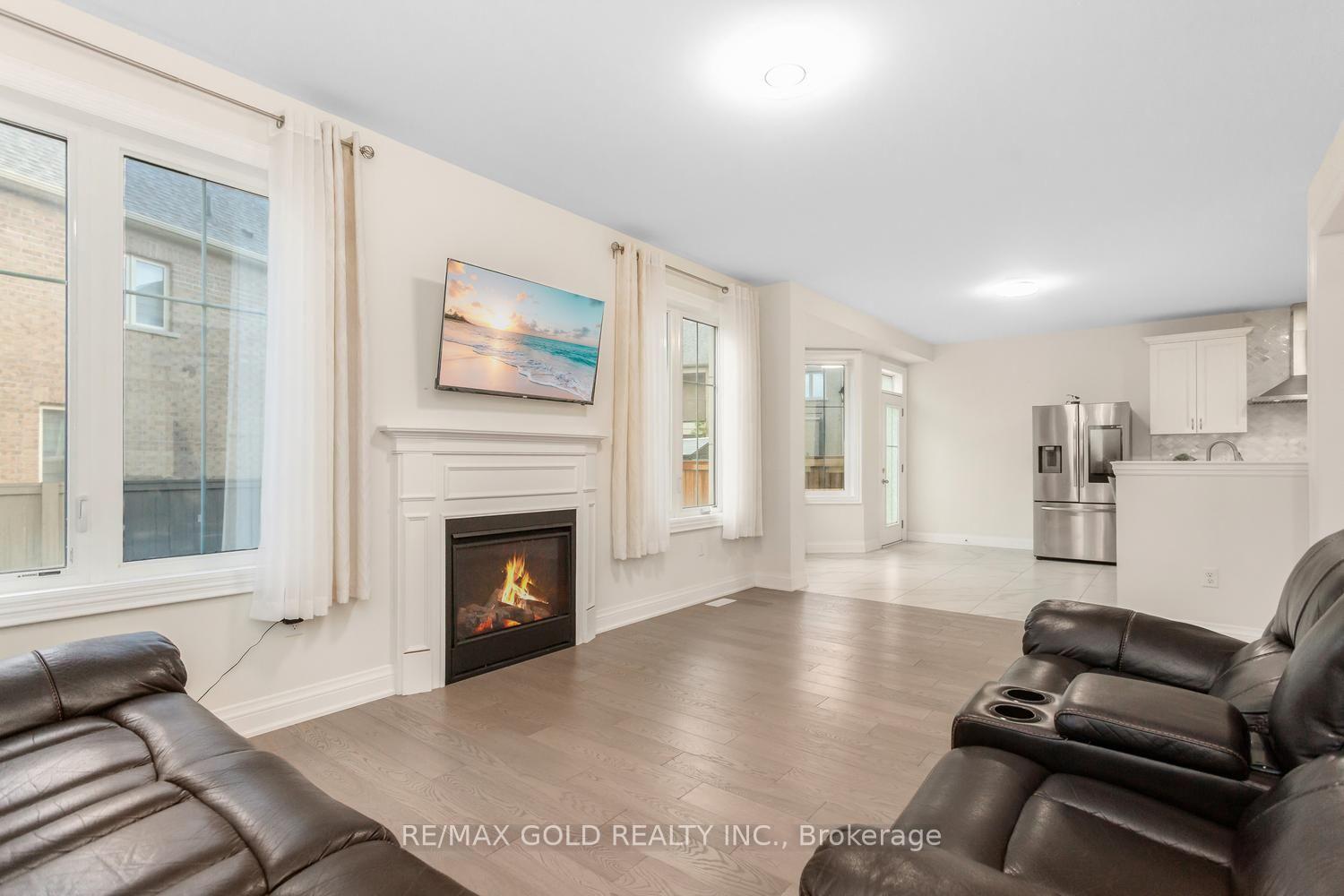Photo 17 of 15 Farringdon Crescent, Brampton, Northwest Brampton — HOMEH