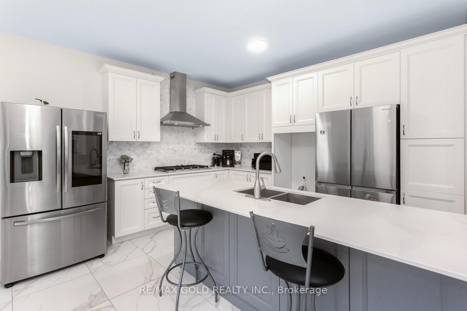 Photo 21 of 15 Farringdon Crescent, Brampton, Northwest Brampton — HOMEH