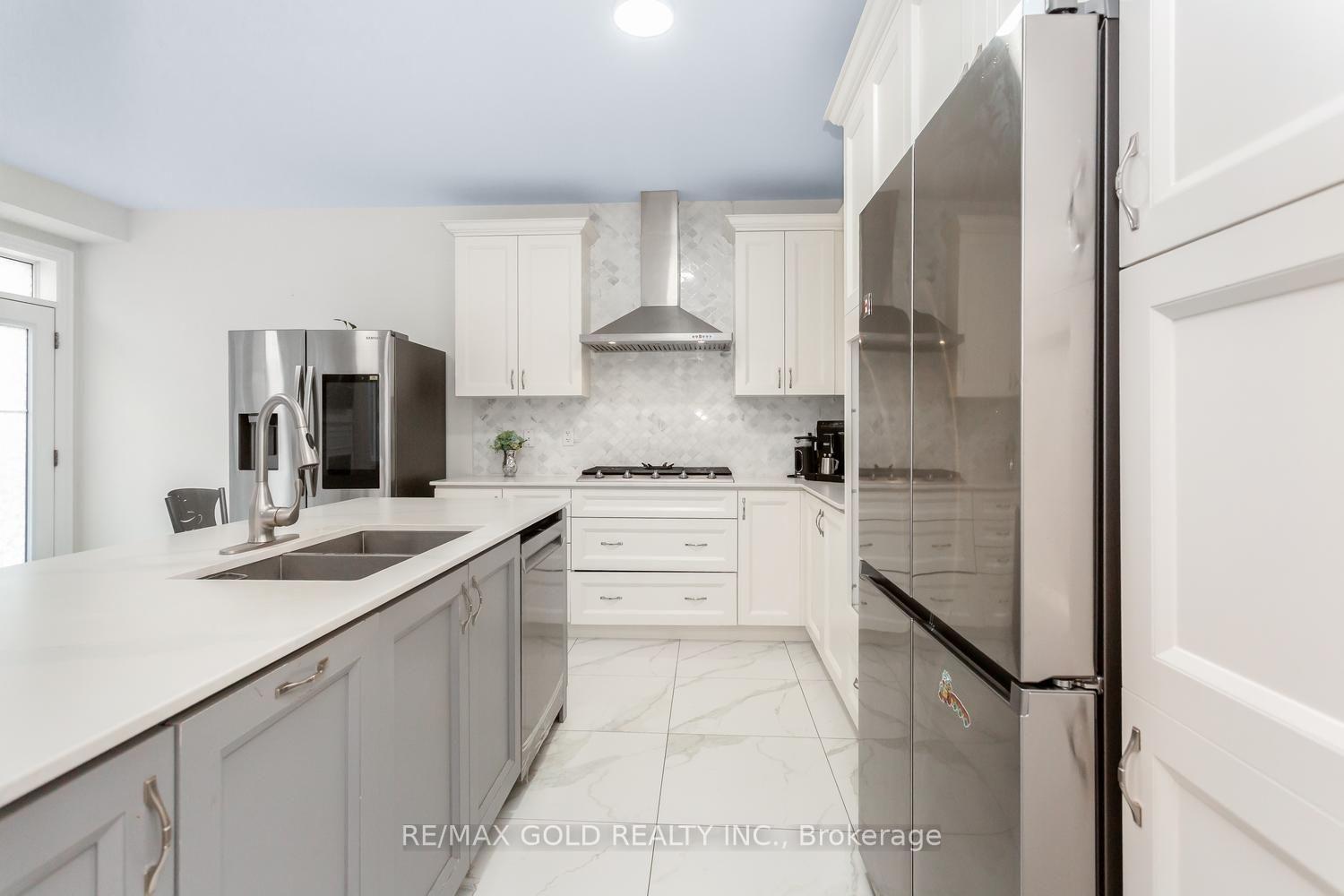 Photo 22 of 15 Farringdon Crescent, Brampton, Northwest Brampton — HOMEH