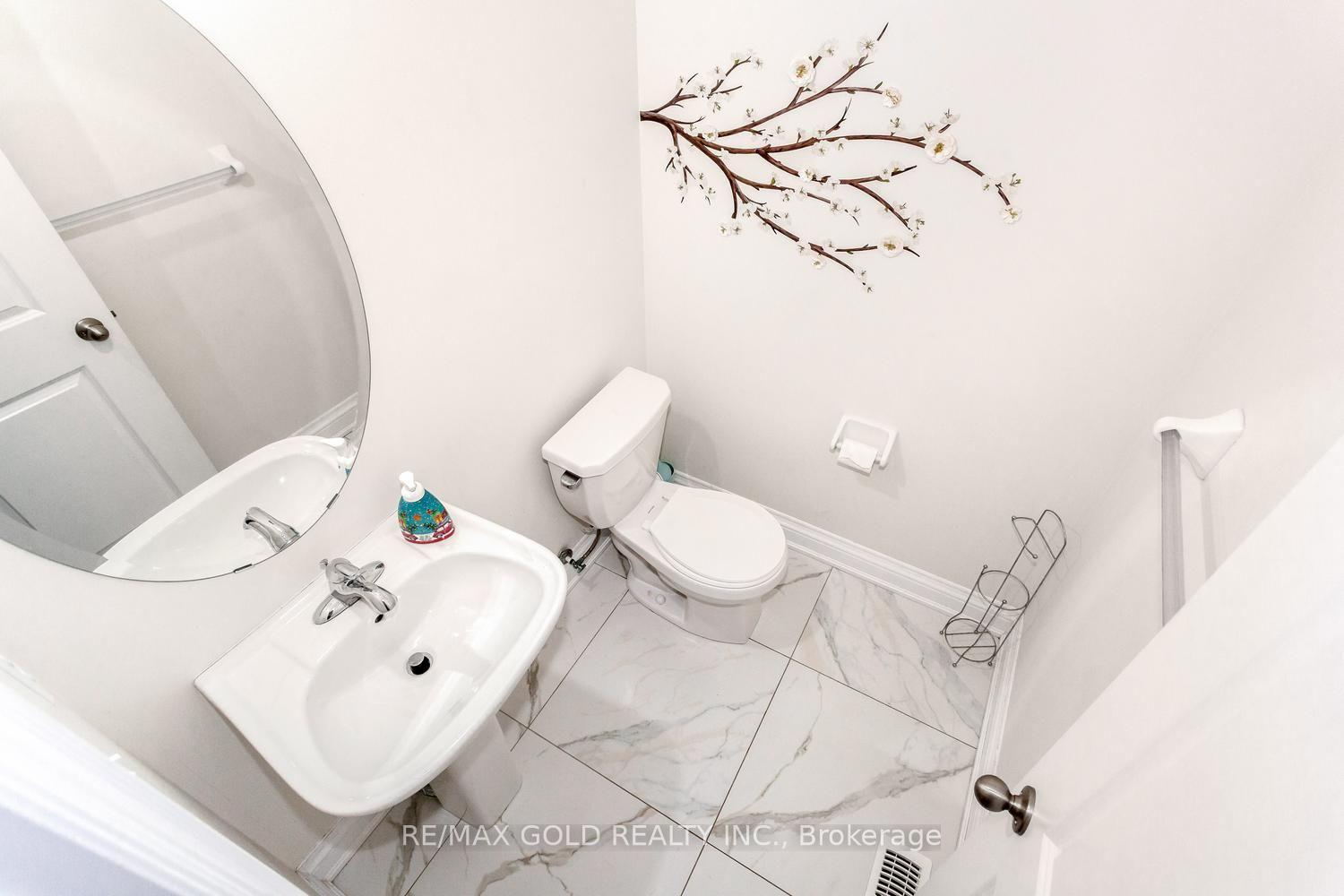 Photo 25 of 15 Farringdon Crescent, Brampton, Northwest Brampton — HOMEH