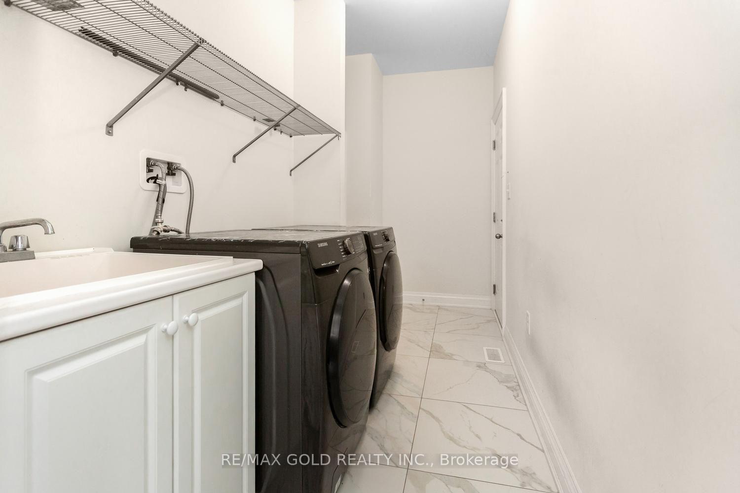 Photo 26 of 15 Farringdon Crescent, Brampton, Northwest Brampton — HOMEH