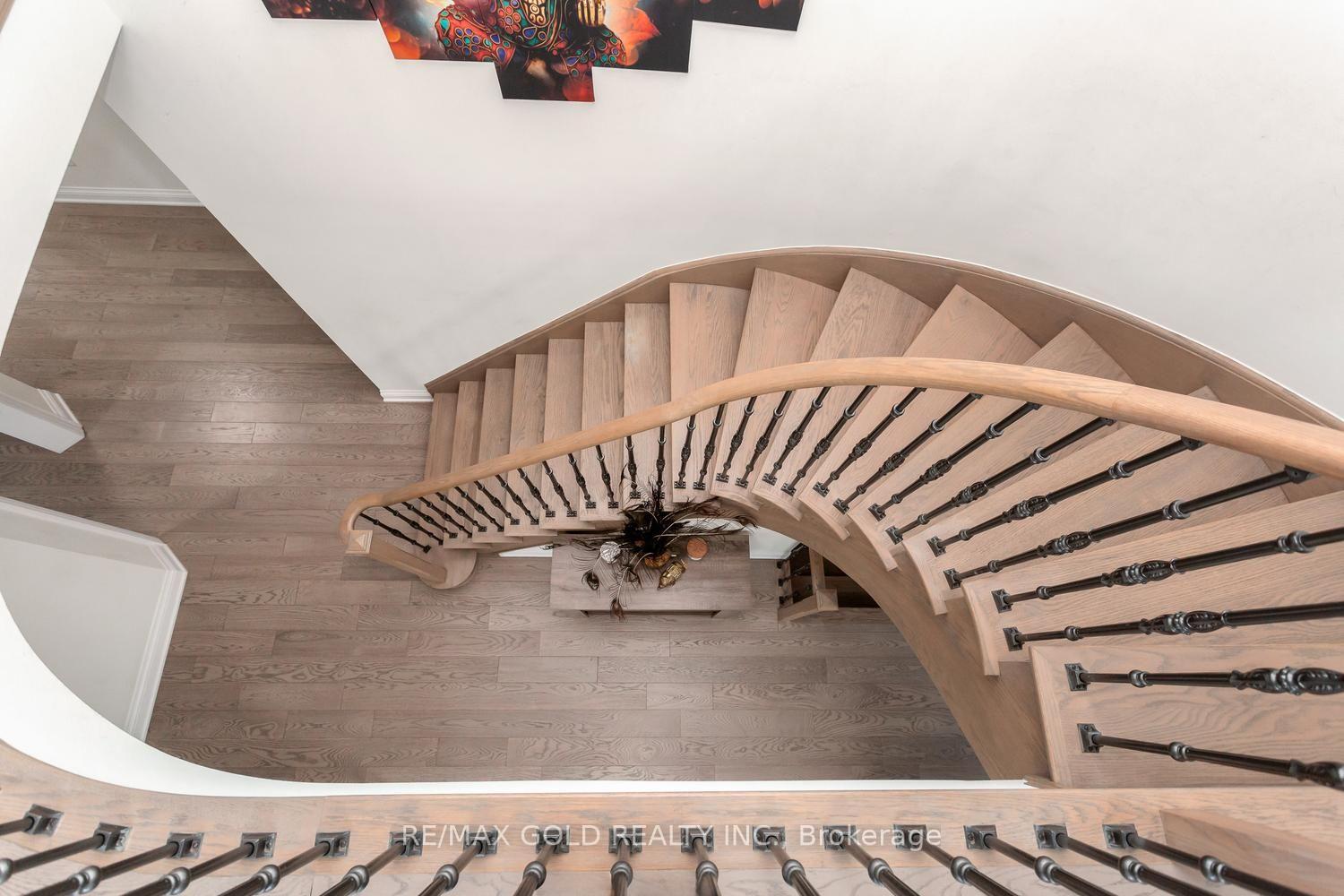Photo 27 of 15 Farringdon Crescent, Brampton, Northwest Brampton — HOMEH