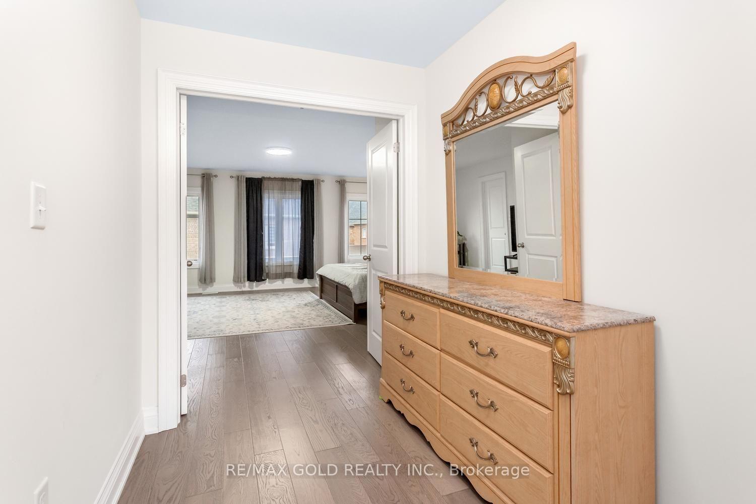 Photo 29 of 15 Farringdon Crescent, Brampton, Northwest Brampton — HOMEH