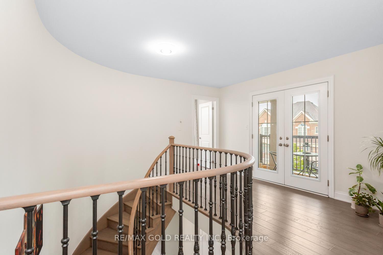 Photo 38 of 15 Farringdon Crescent, Brampton, Northwest Brampton — HOMEH