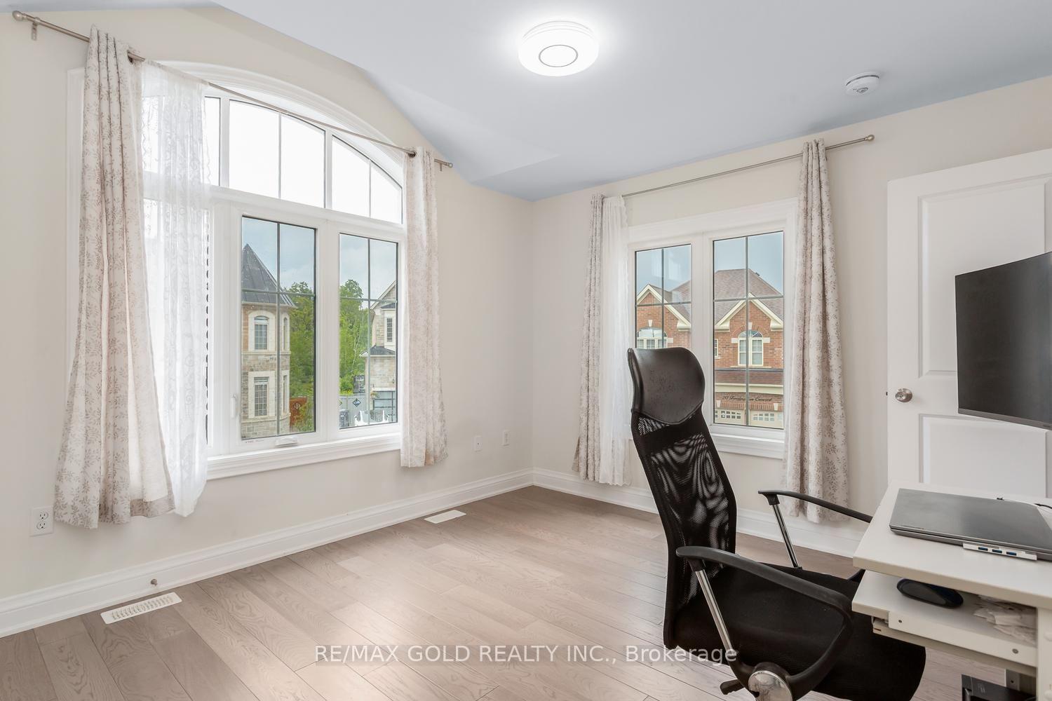 Photo 39 of 15 Farringdon Crescent, Brampton, Northwest Brampton — HOMEH