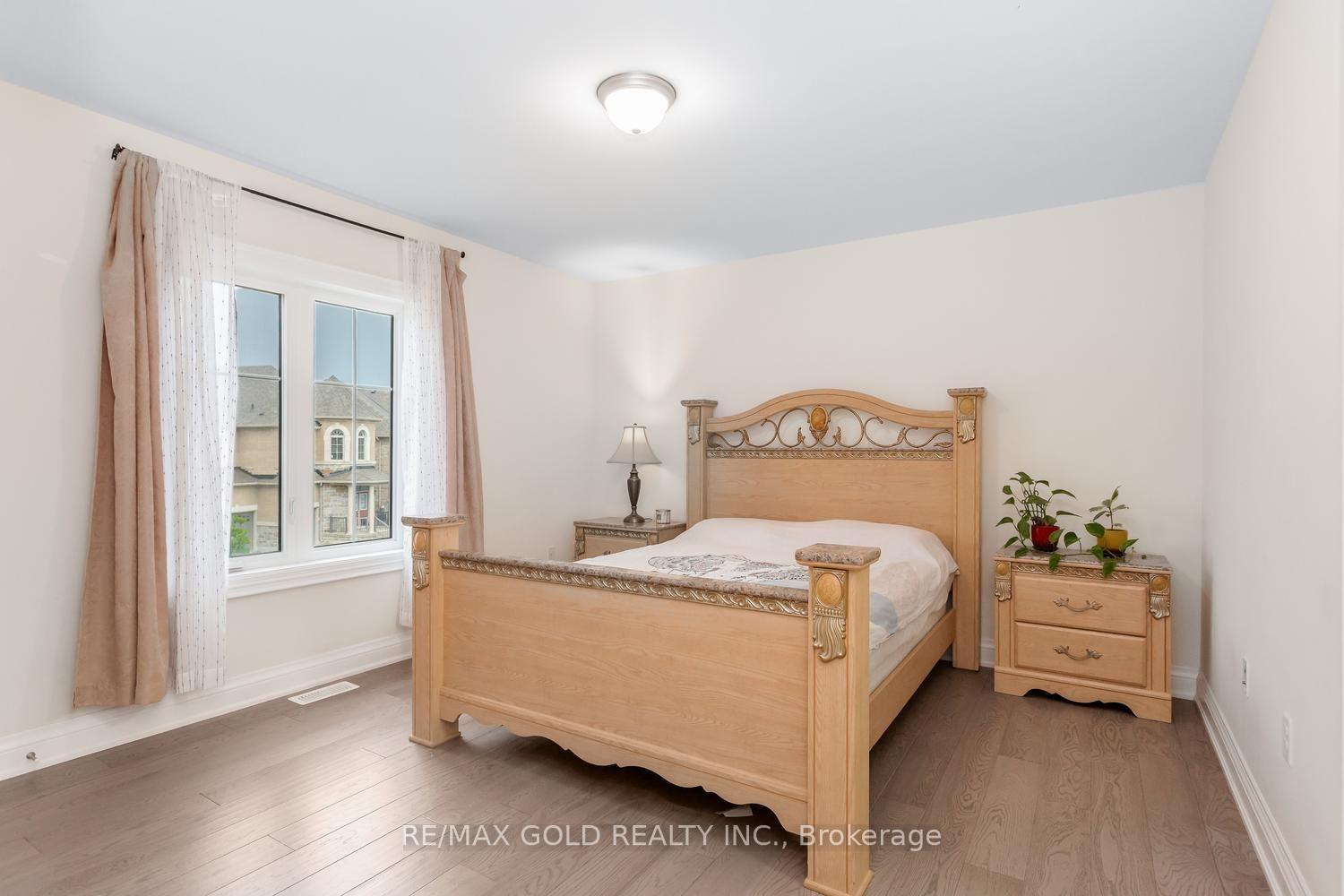 Photo 42 of 15 Farringdon Crescent, Brampton, Northwest Brampton — HOMEH