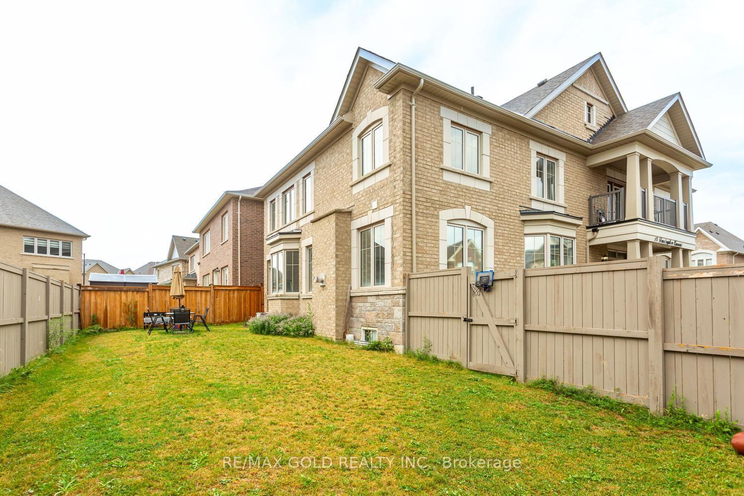 Photo 50 of 15 Farringdon Crescent, Brampton, Northwest Brampton — HOMEH
