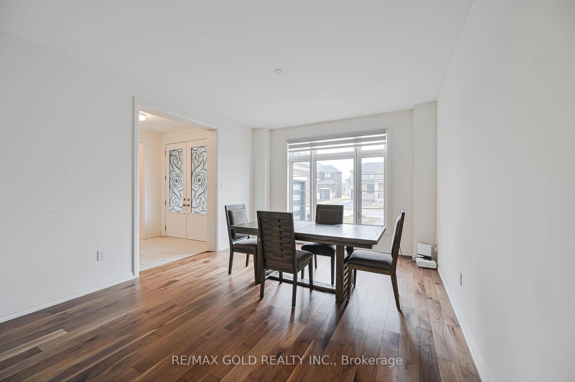 Photo 7 of 5 Elderberry Way, Adjala-Tosorontio, Colgan — HOMEH