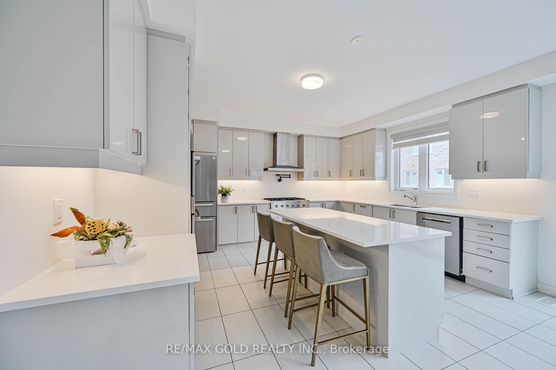 Photo 12 of 5 Elderberry Way, Adjala-Tosorontio, Colgan — HOMEH