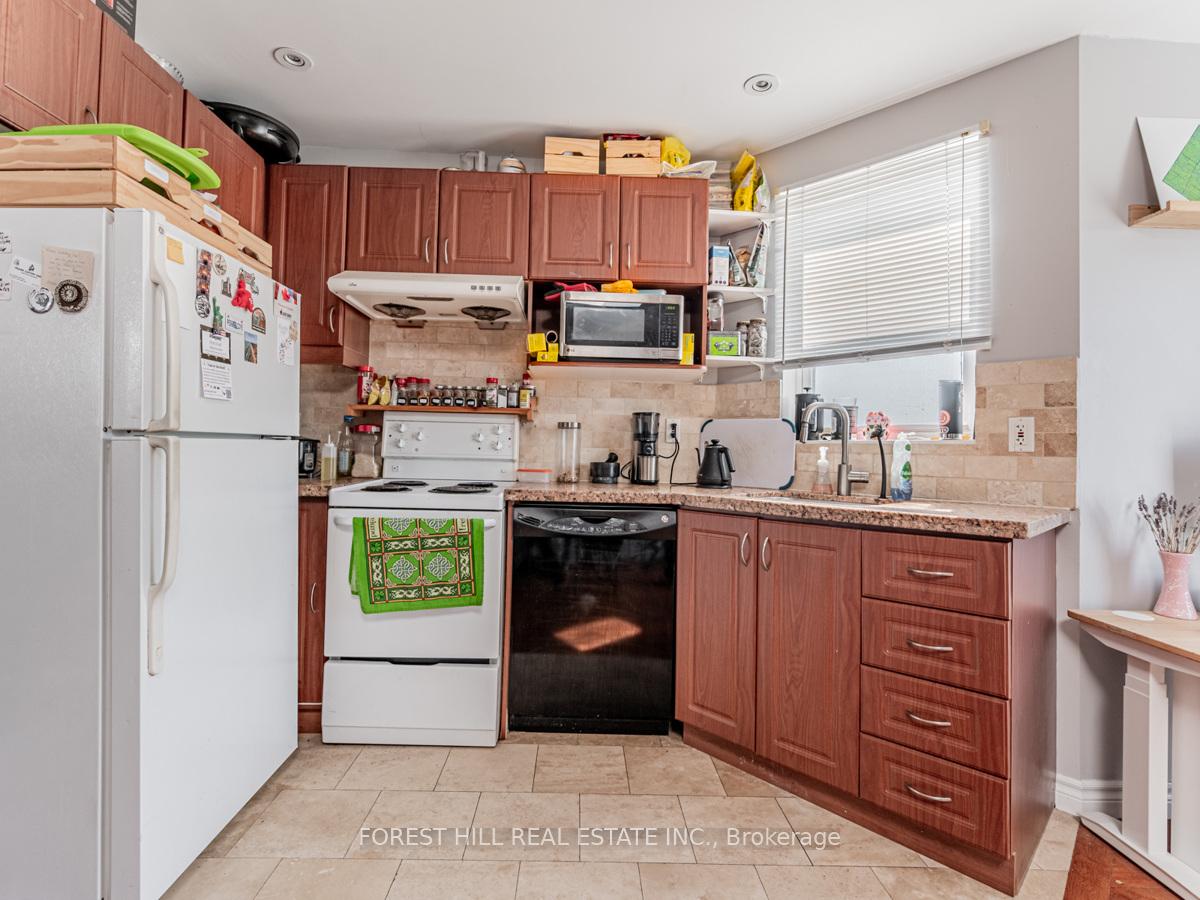 Photo 7 of Unit 3, 12 Salem Avenue, Toronto, Dovercourt-Wallace Emerson-Junction — HOMEH