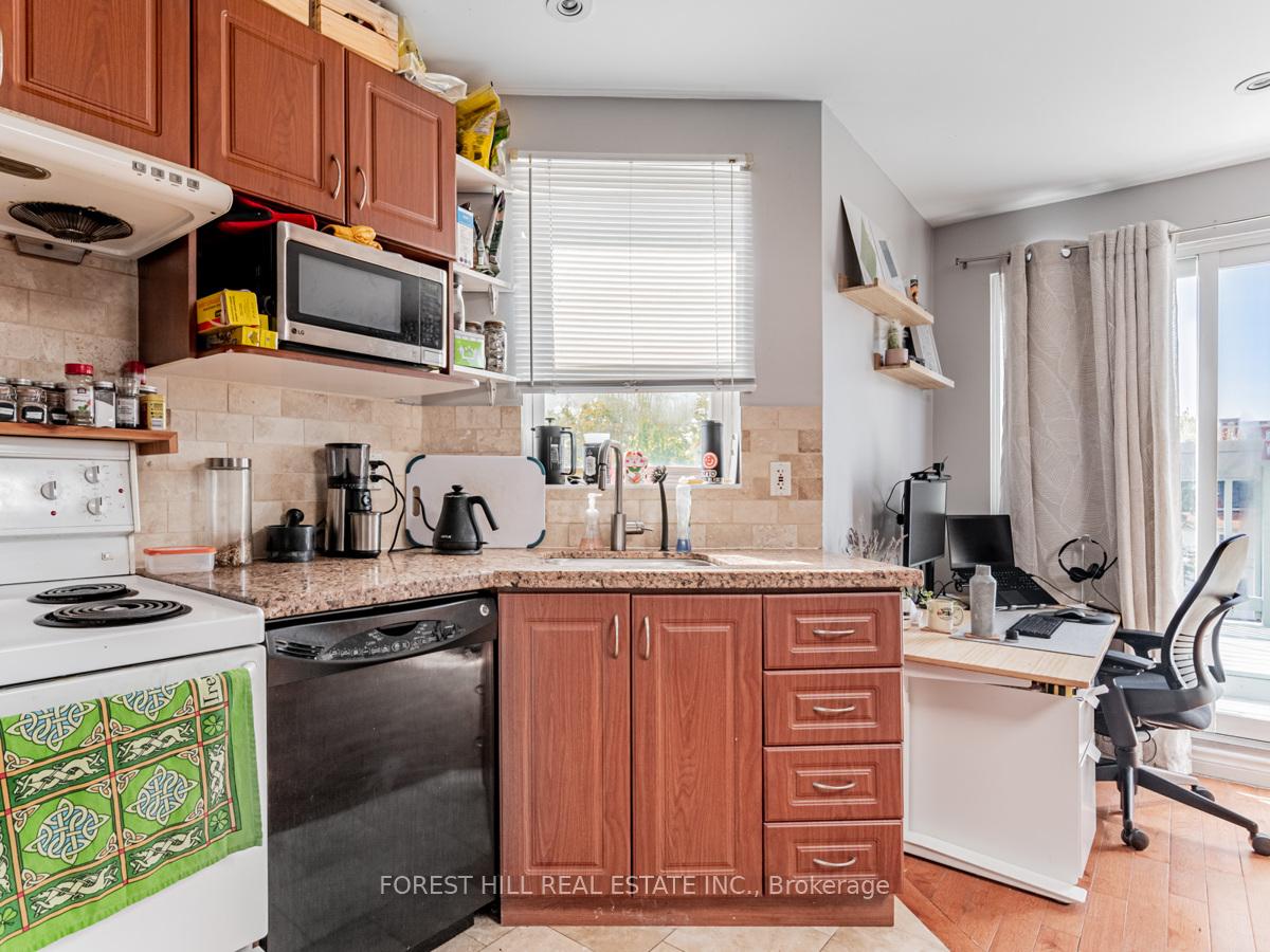 Photo 8 of Unit 3, 12 Salem Avenue, Toronto, Dovercourt-Wallace Emerson-Junction — HOMEH