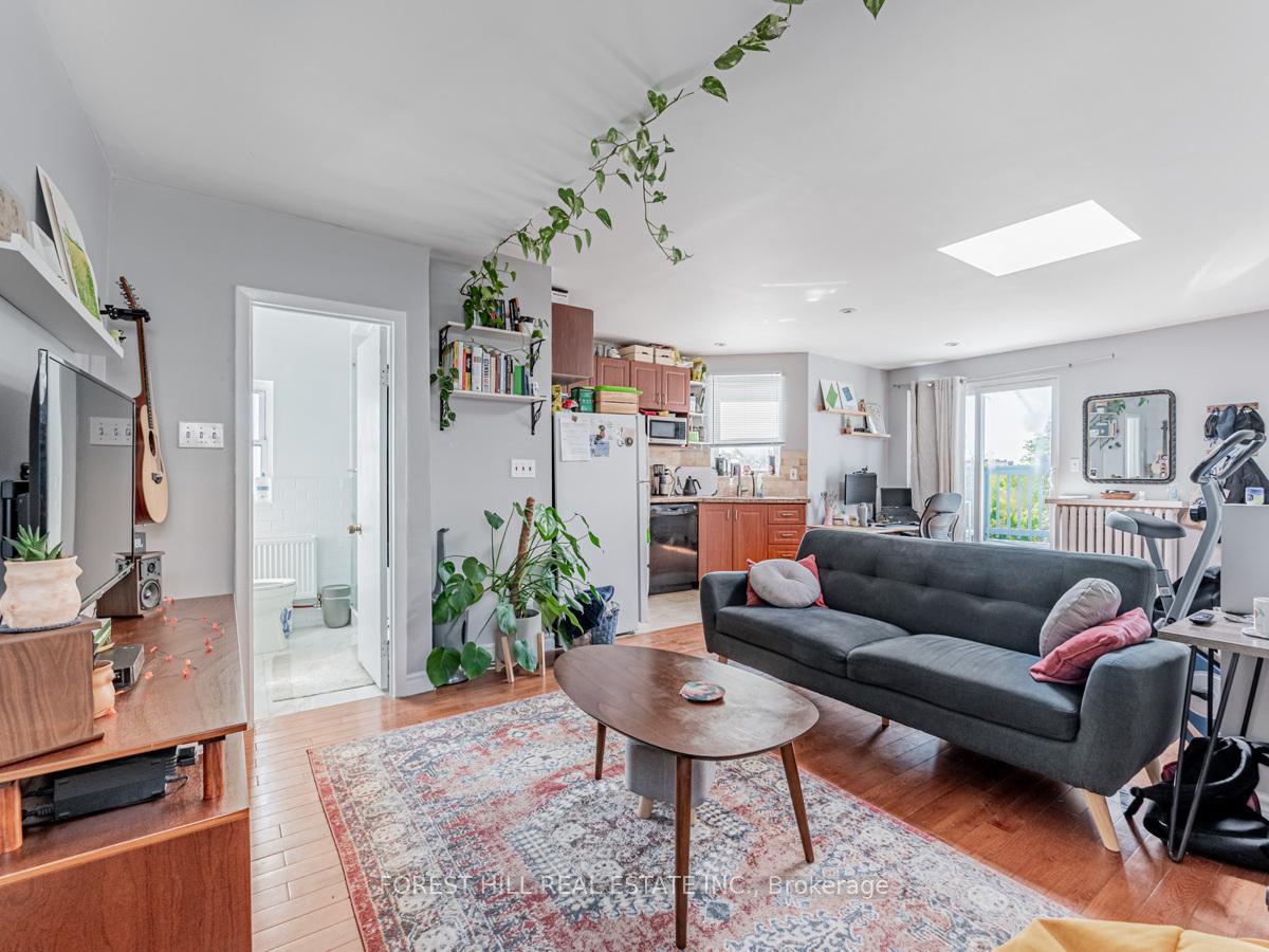 Photo 10 of Unit 3, 12 Salem Avenue, Toronto, Dovercourt-Wallace Emerson-Junction — HOMEH