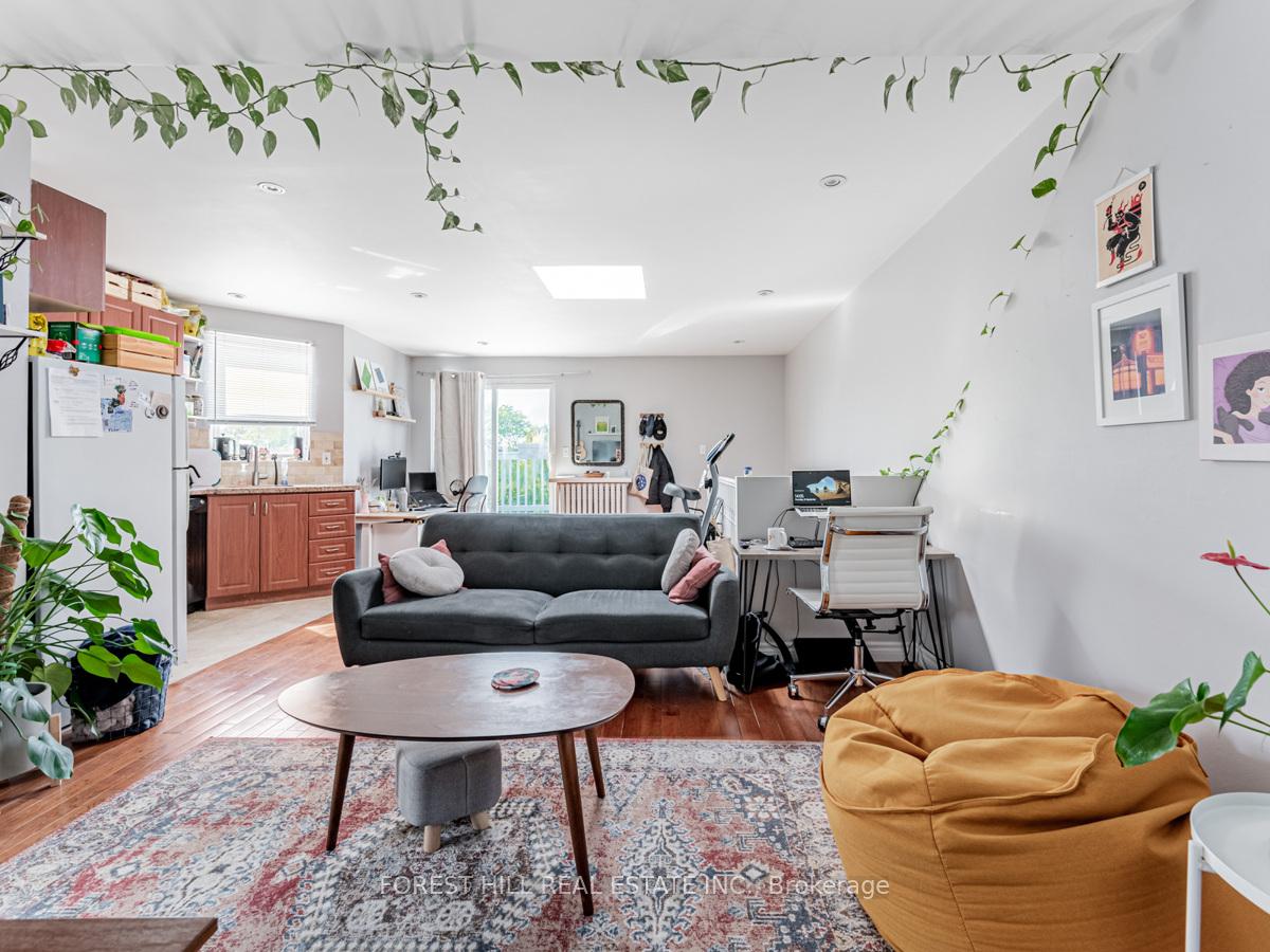 Photo 11 of Unit 3, 12 Salem Avenue, Toronto, Dovercourt-Wallace Emerson-Junction — HOMEH
