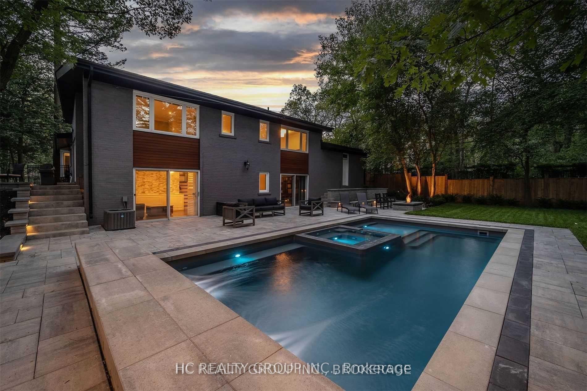 Photo 2 of 1513 Merrow Road, Mississauga, Lorne Park — HOMEH