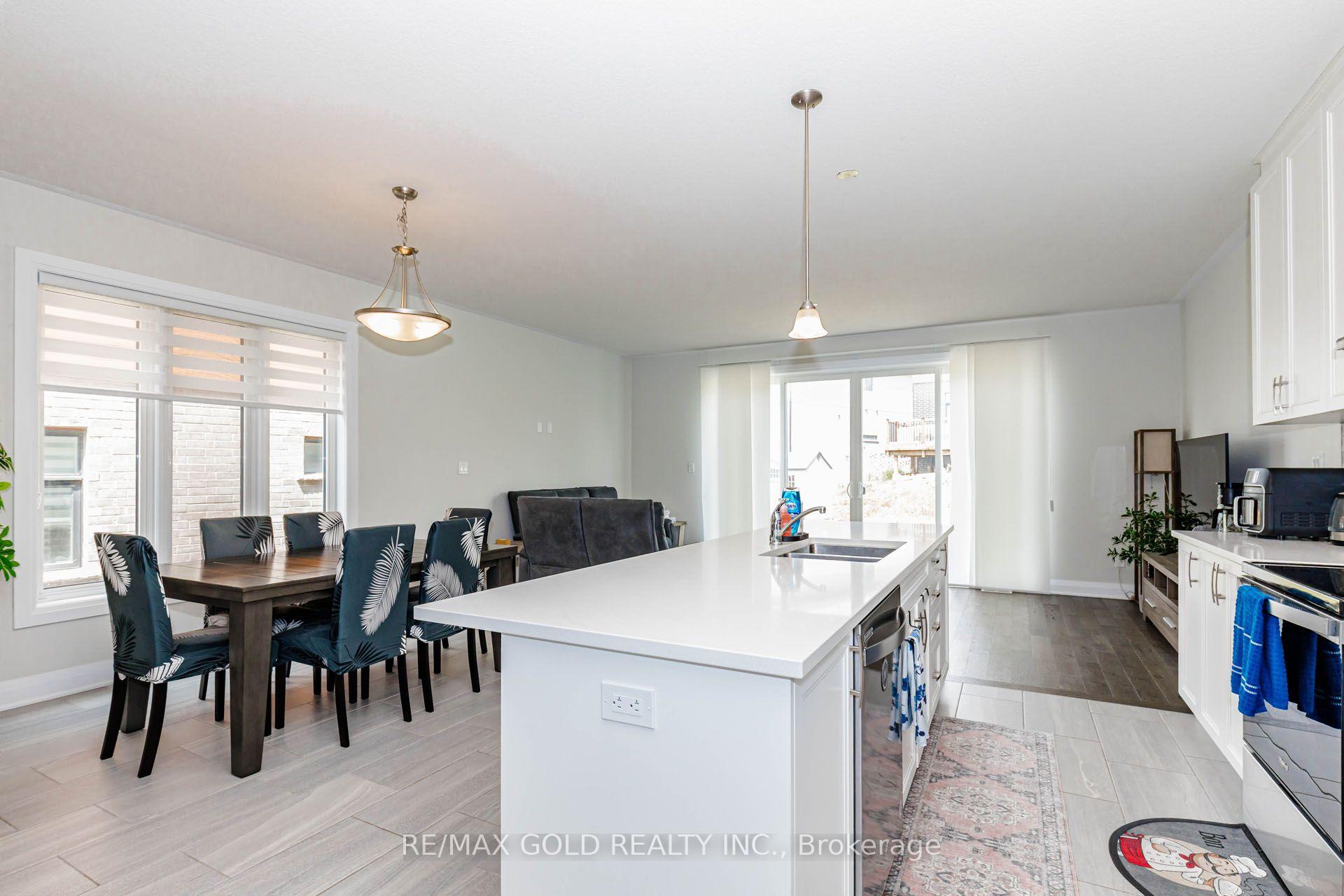 Photo 15 of 617 Benninger Drive, Kitchener, Brigadoon — HOMEH