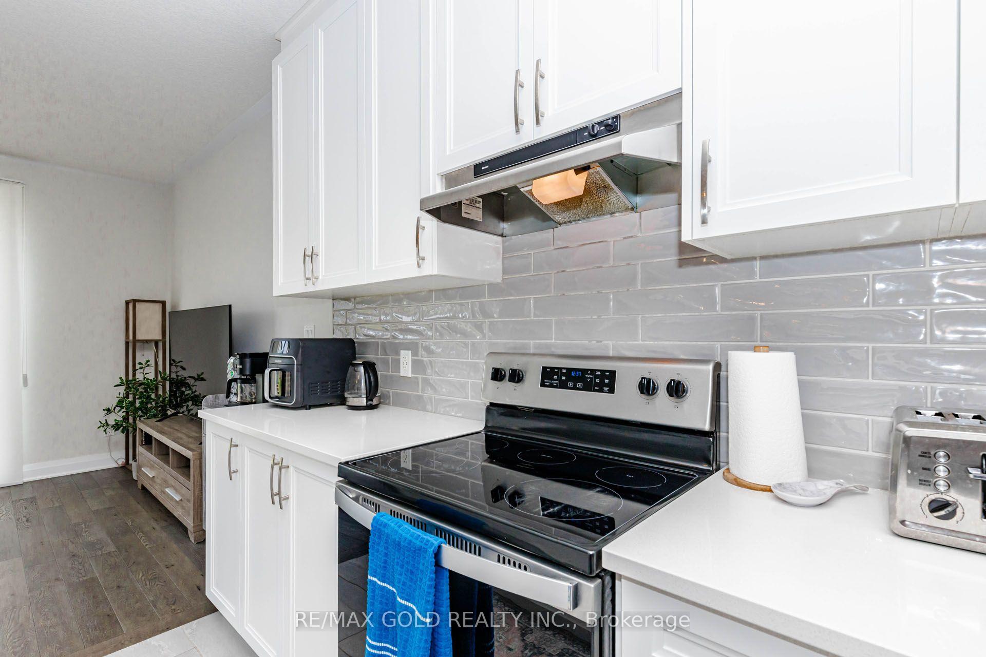 Photo 30 of 617 Benninger Drive, Kitchener, Brigadoon — HOMEH